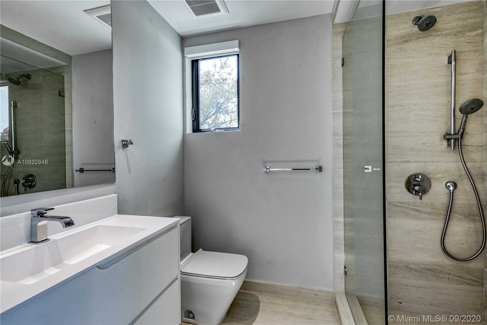 Small Image of 151 BUTTONWOOD DR, Key Biscayne Number 14