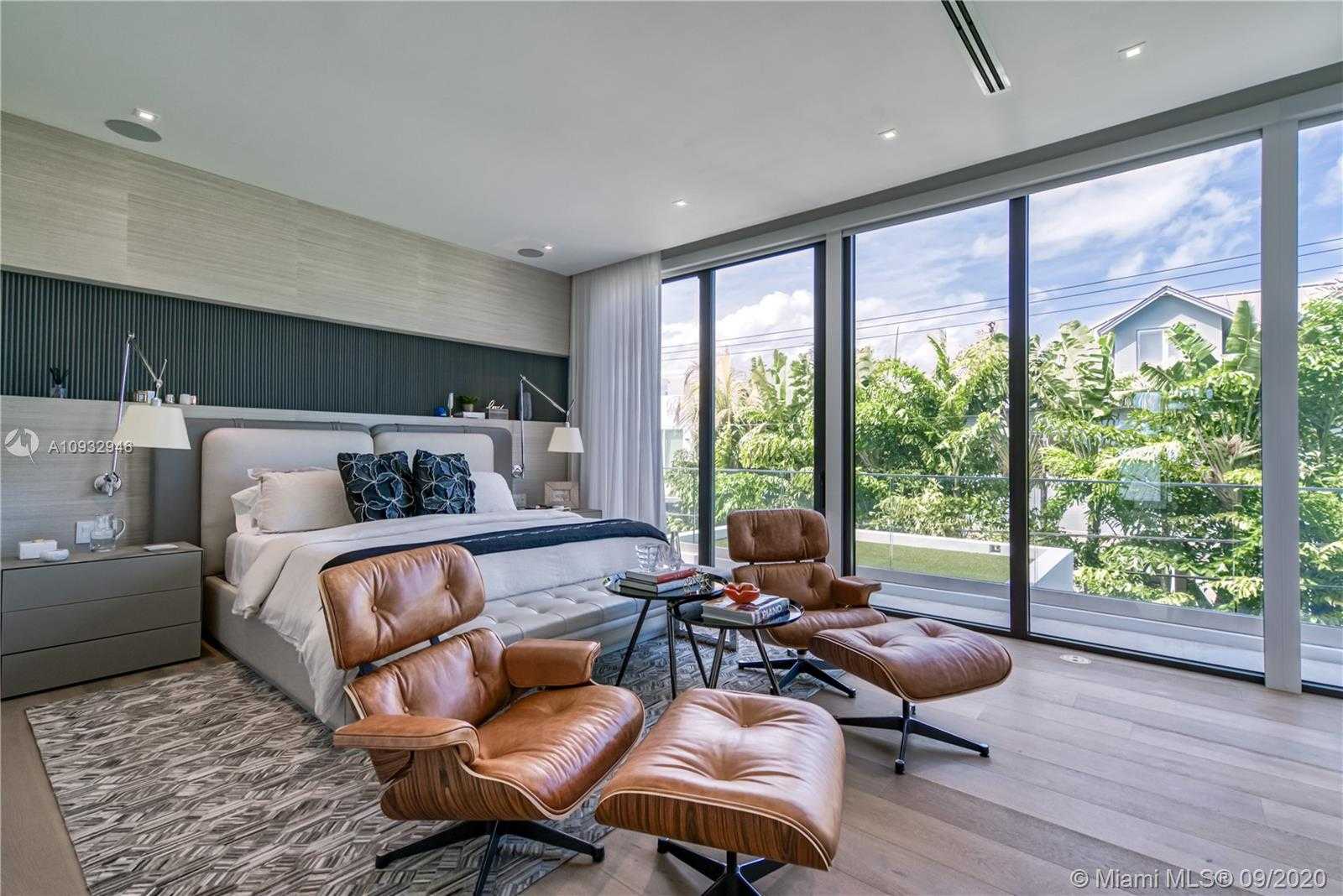 Small Image of 151 BUTTONWOOD DR, Key Biscayne Number 20