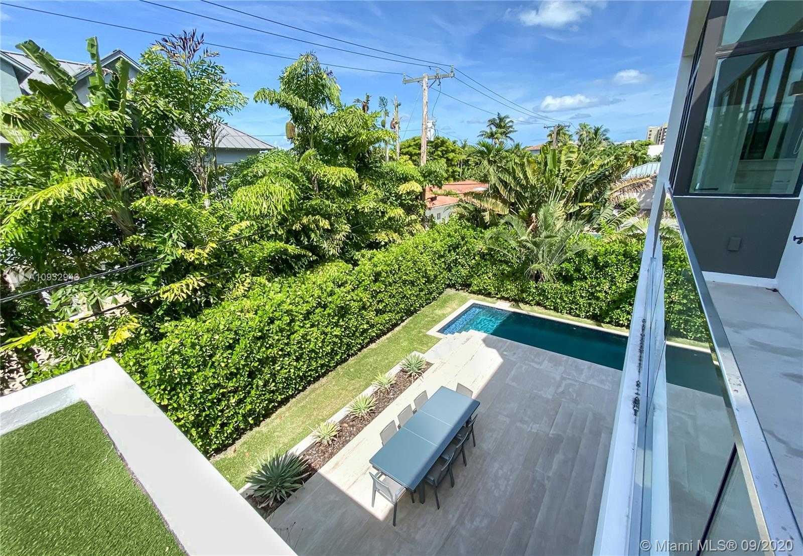 Small Image of 151 BUTTONWOOD DR, Key Biscayne Number 21