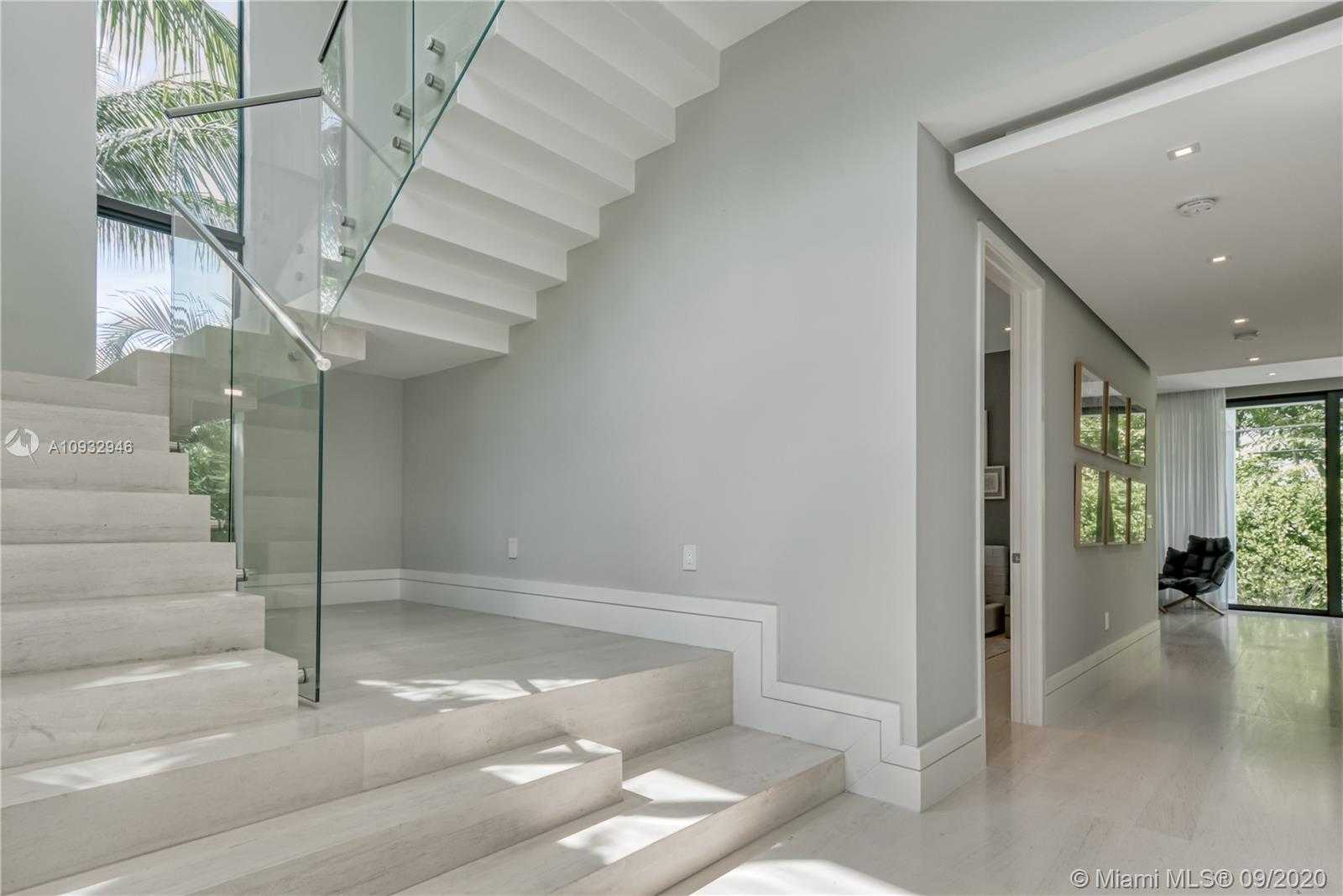 Small Image of 151 BUTTONWOOD DR, Key Biscayne Number 27