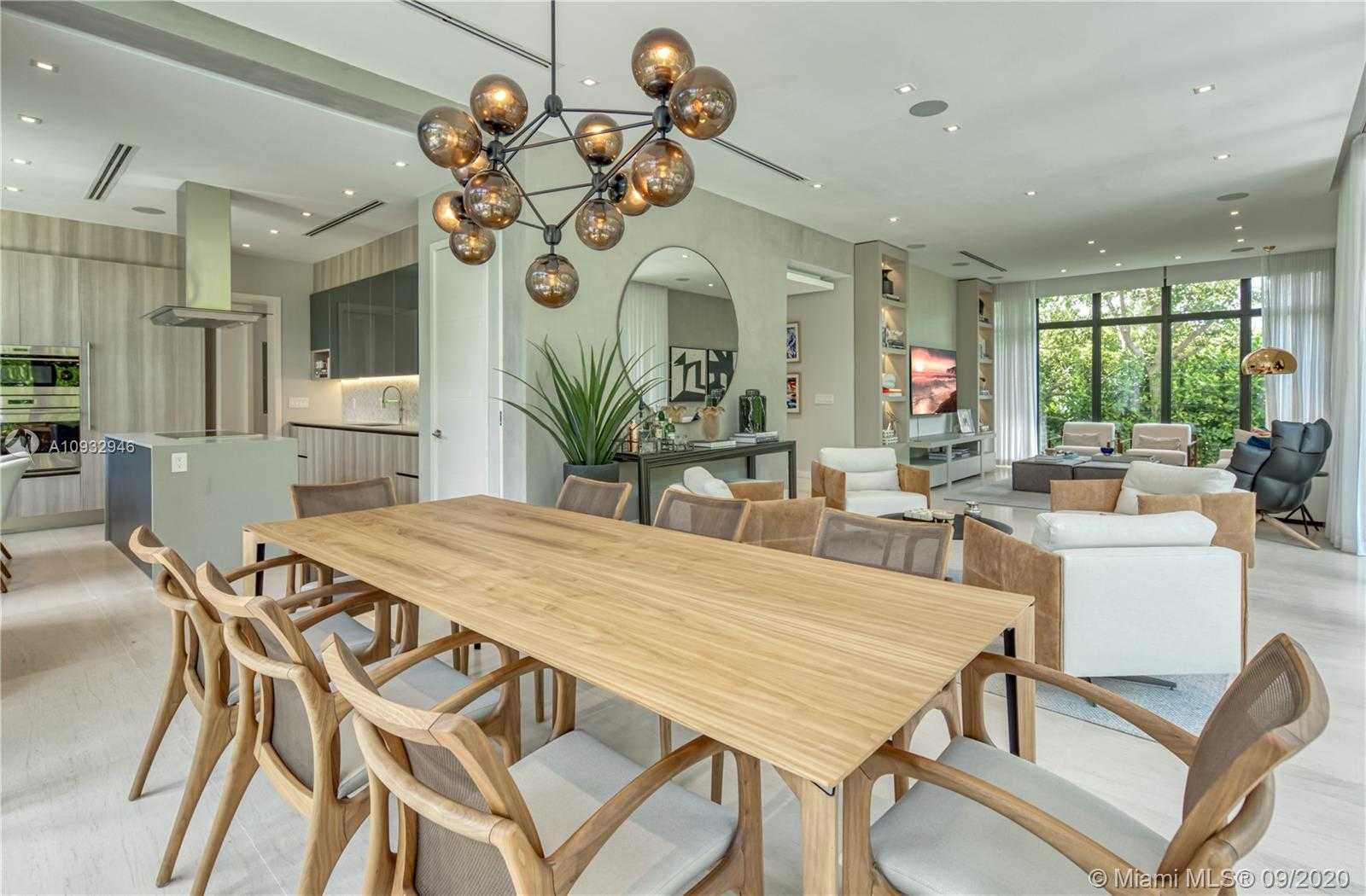 Small Image of 151 BUTTONWOOD DR, Key Biscayne Number 3