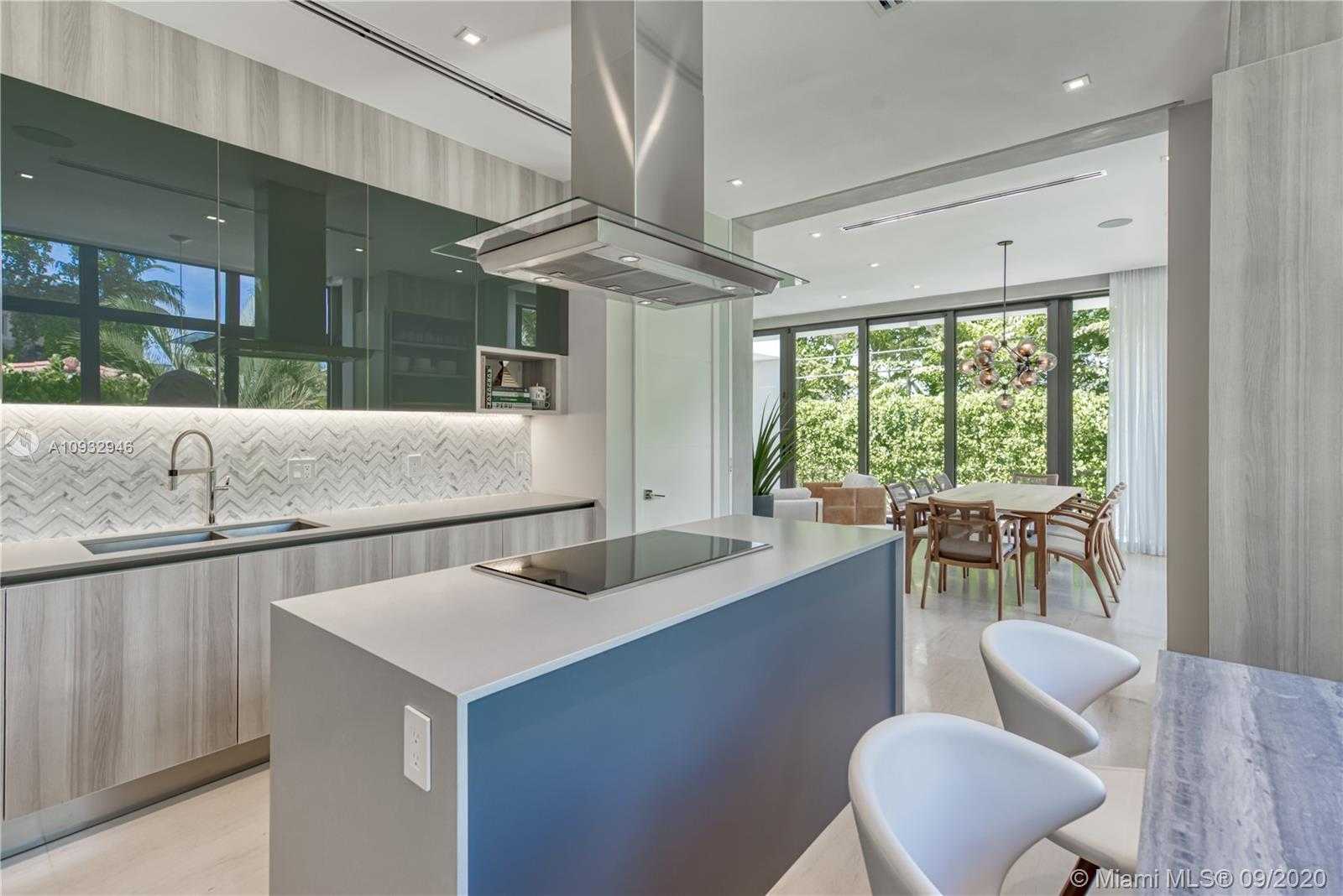 Small Image of 151 BUTTONWOOD DR, Key Biscayne Number 34