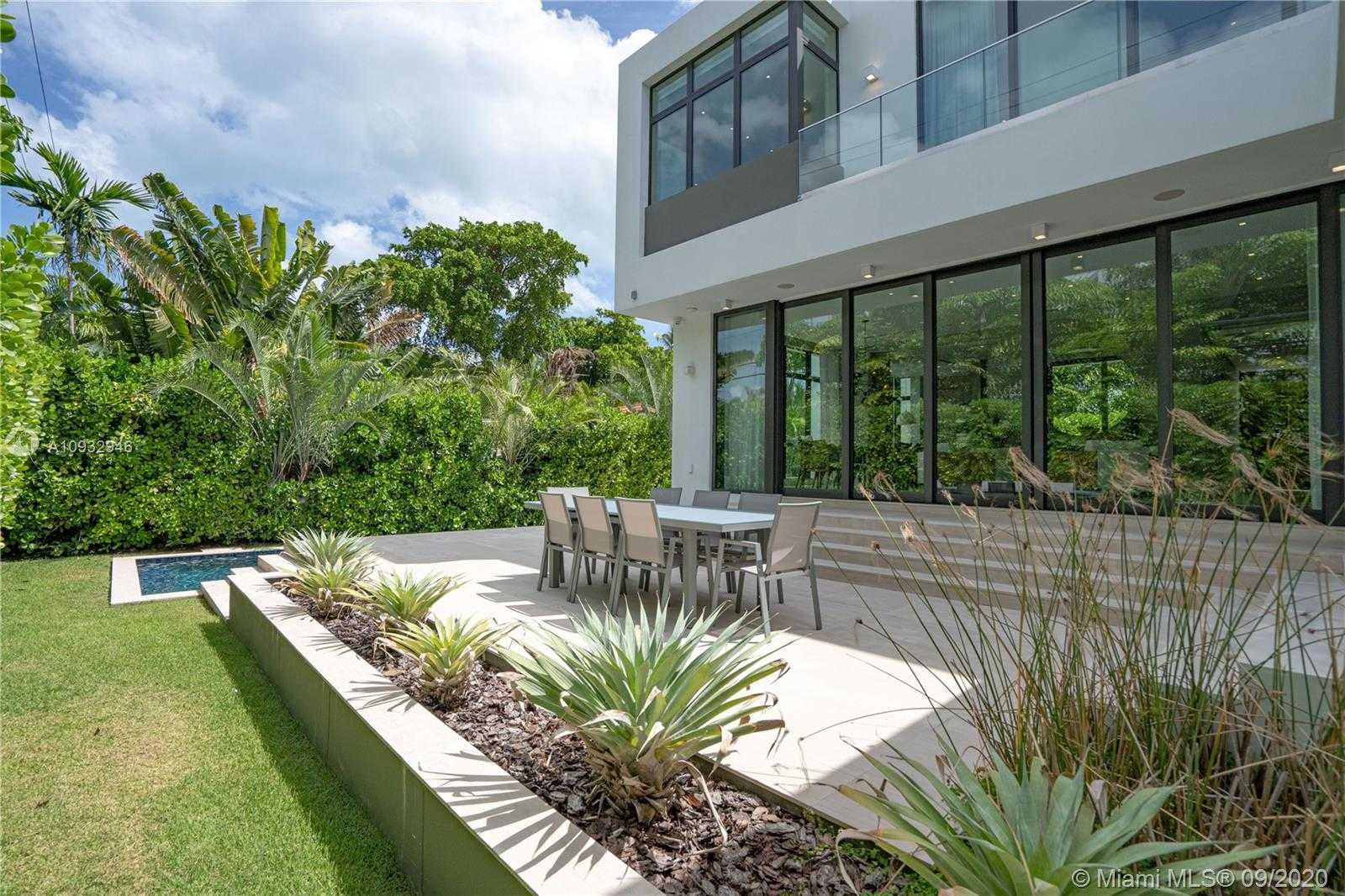 Small Image of 151 BUTTONWOOD DR, Key Biscayne Number 42