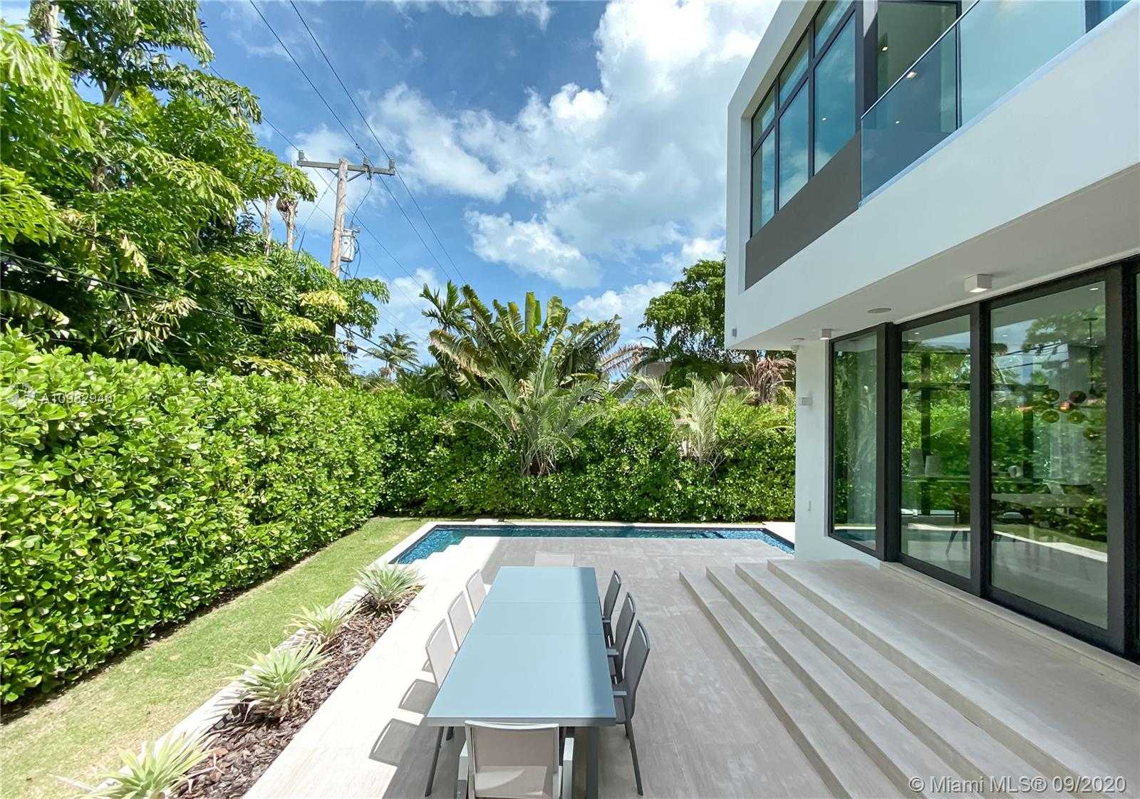 Small Image of 151 BUTTONWOOD DR, Key Biscayne Number 45