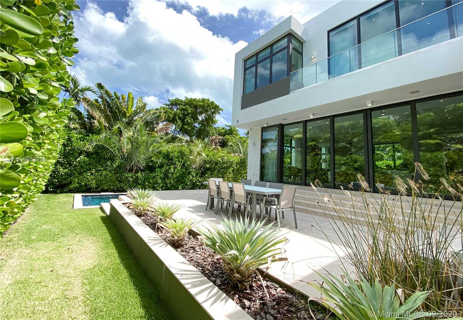 Small Image of 151 BUTTONWOOD DR, Key Biscayne Number 46