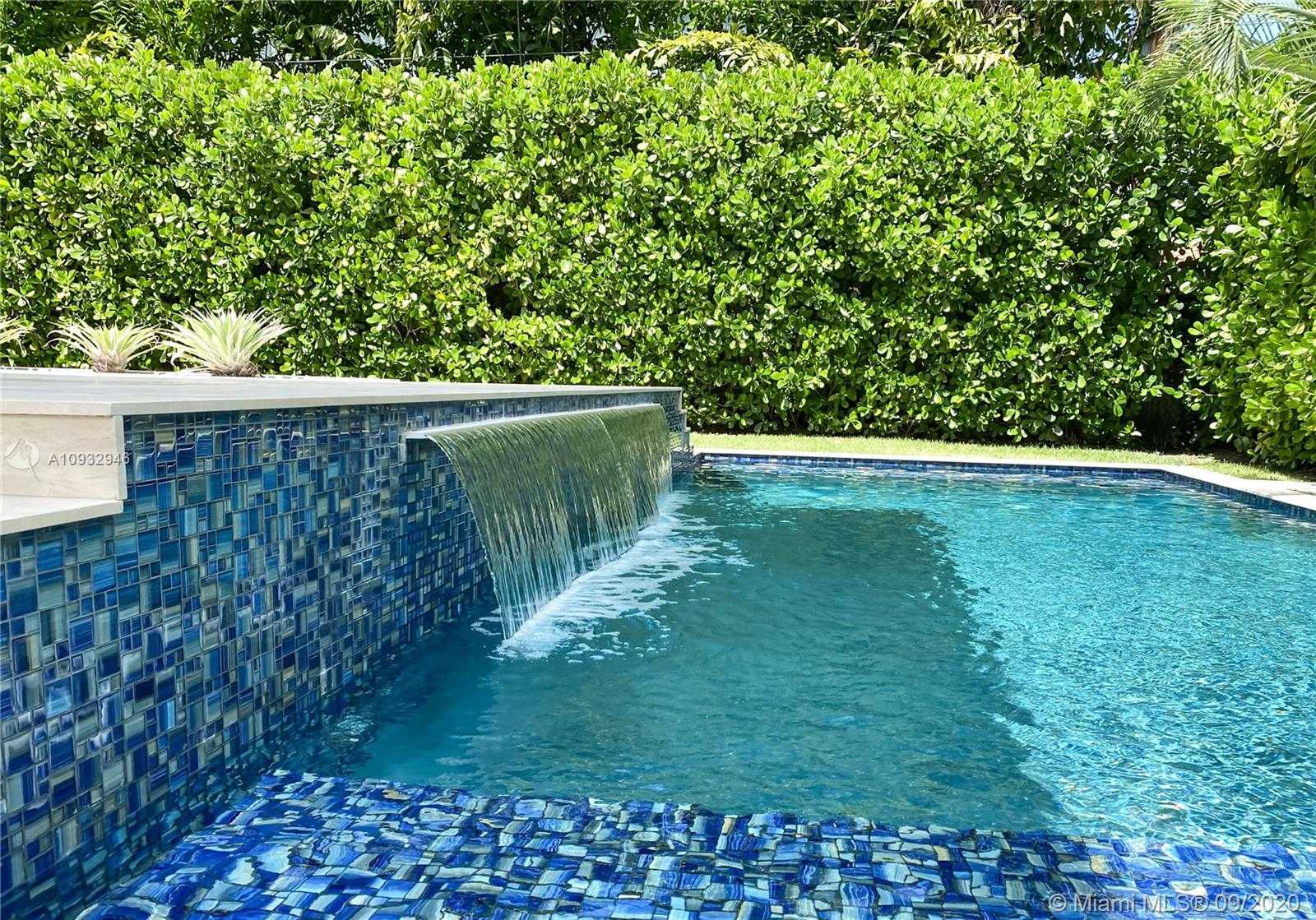Small Image of 151 BUTTONWOOD DR, Key Biscayne Number 51