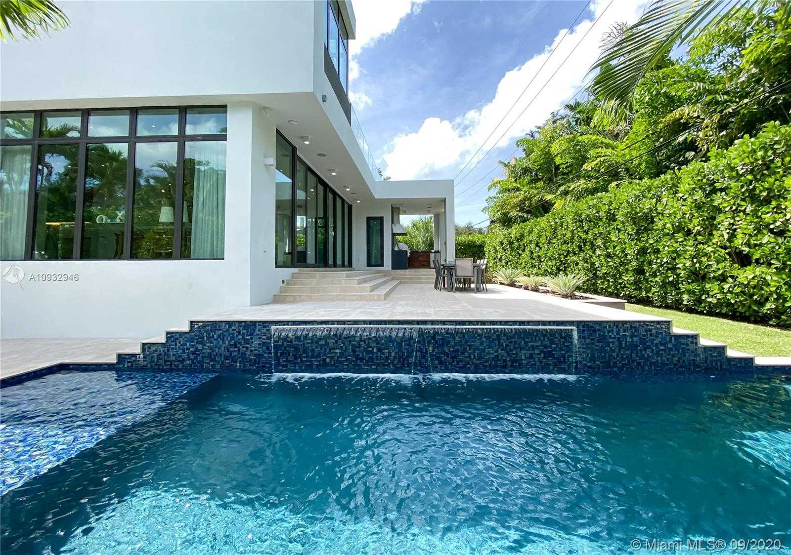 Small Image of 151 BUTTONWOOD DR, Key Biscayne Number 52