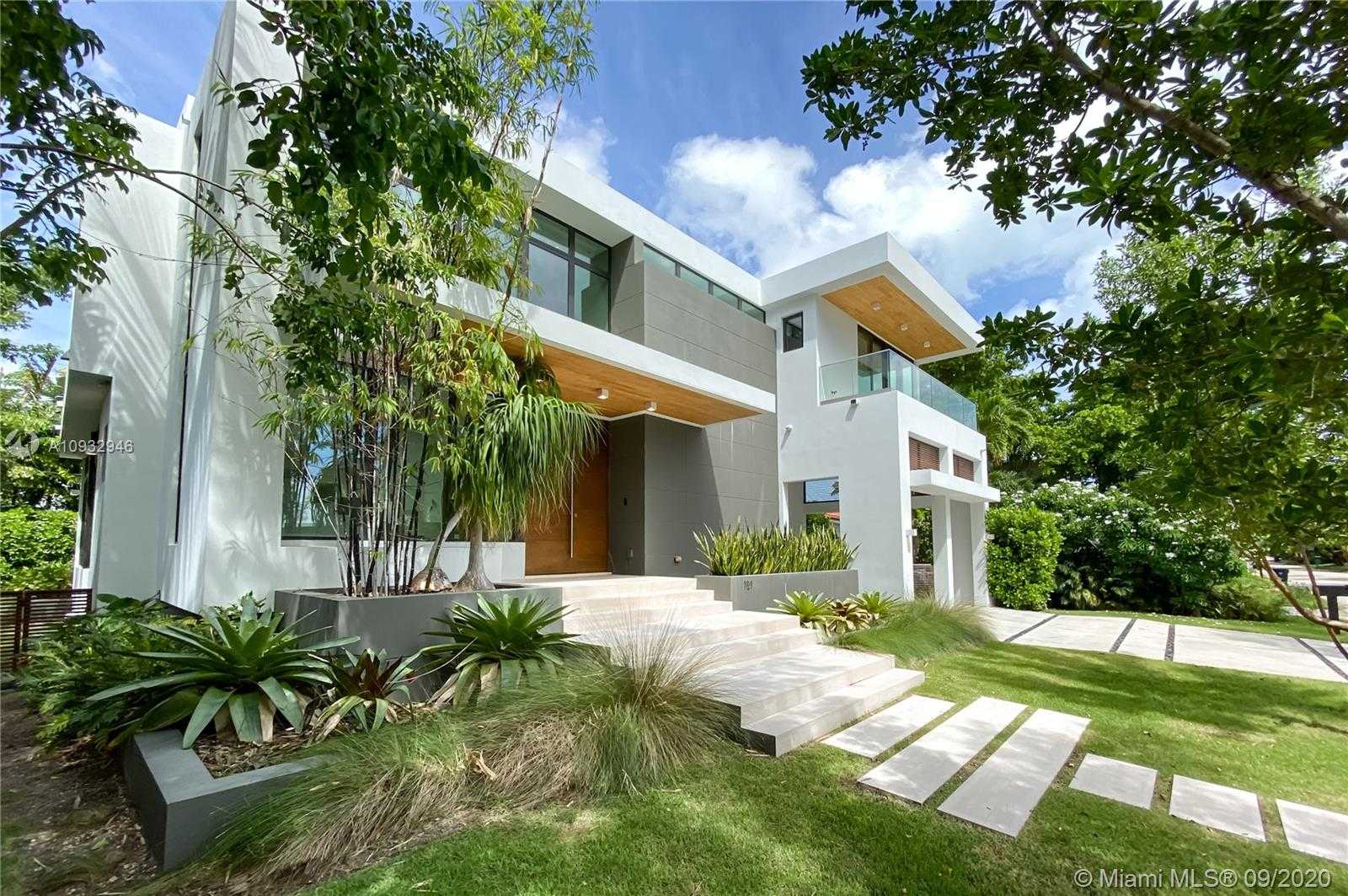 Small Image of 151 BUTTONWOOD DR, Key Biscayne Number 56