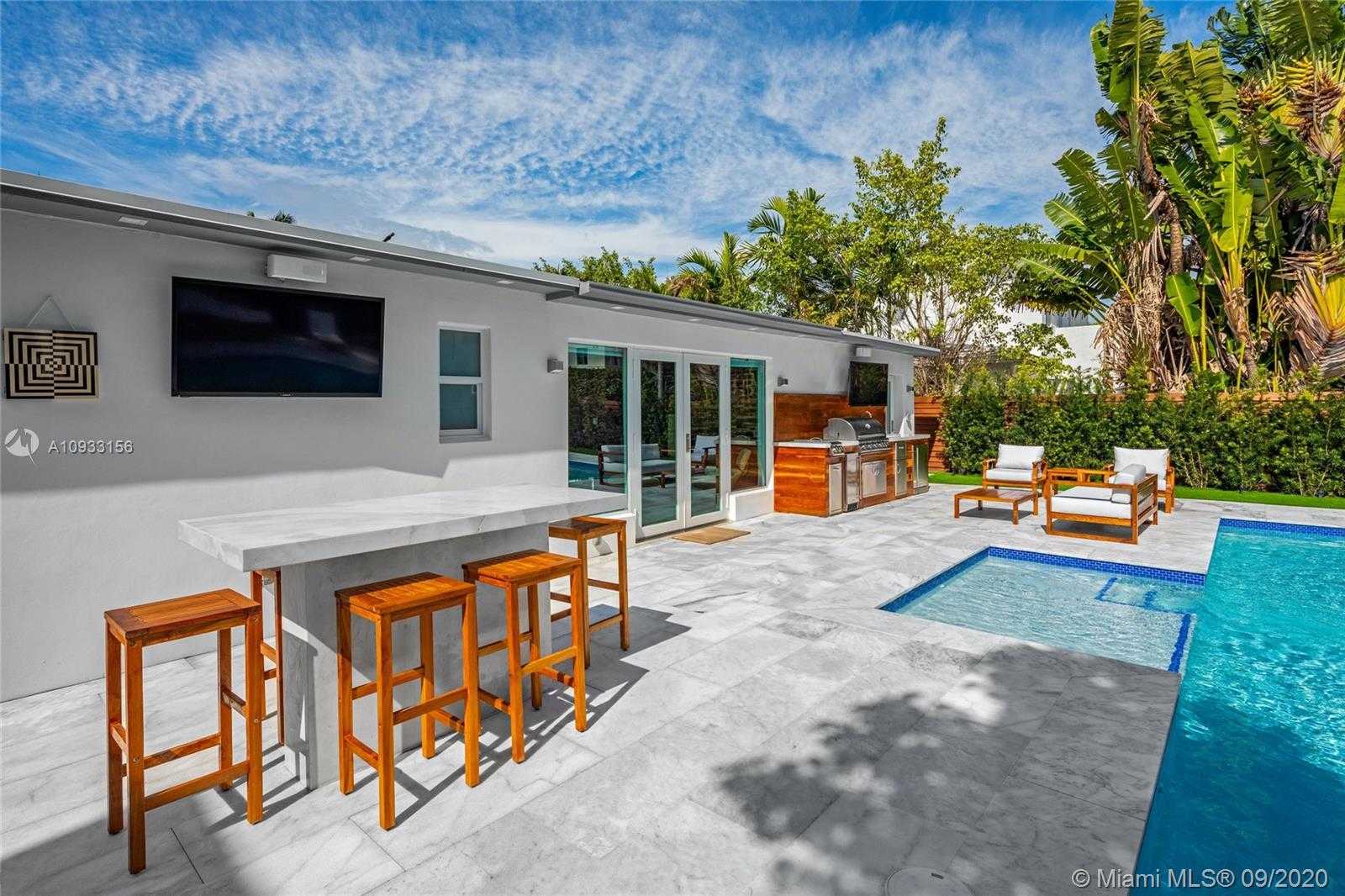 Small Image of 5225 NORTH BAY RD, Miami Beach Number 10