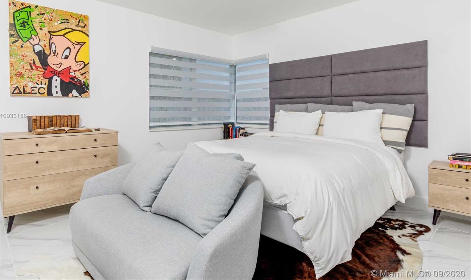 Small Image of 5225 NORTH BAY RD, Miami Beach Number 13