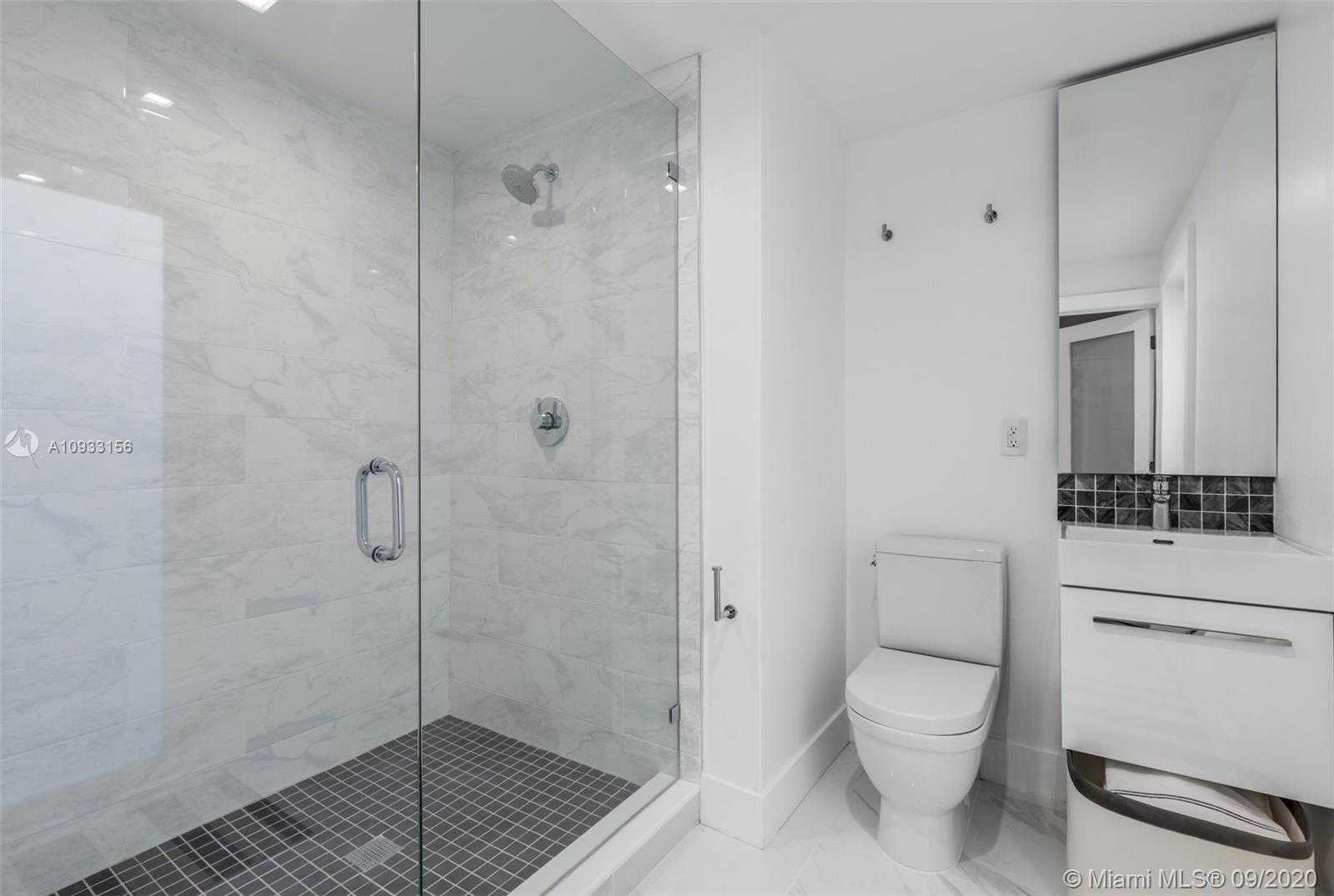 Small Image of 5225 NORTH BAY RD, Miami Beach Number 14