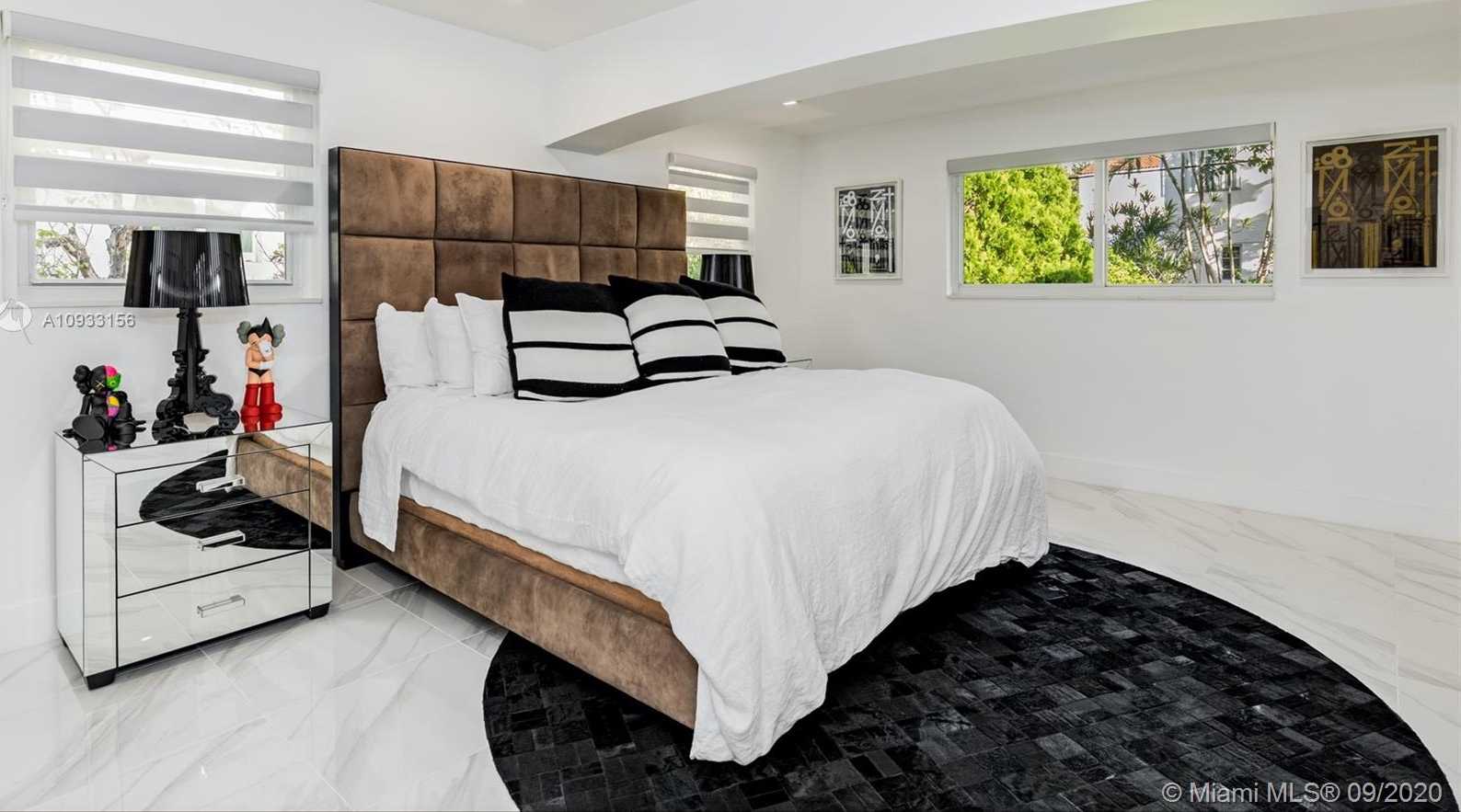 Small Image of 5225 NORTH BAY RD, Miami Beach Number 6