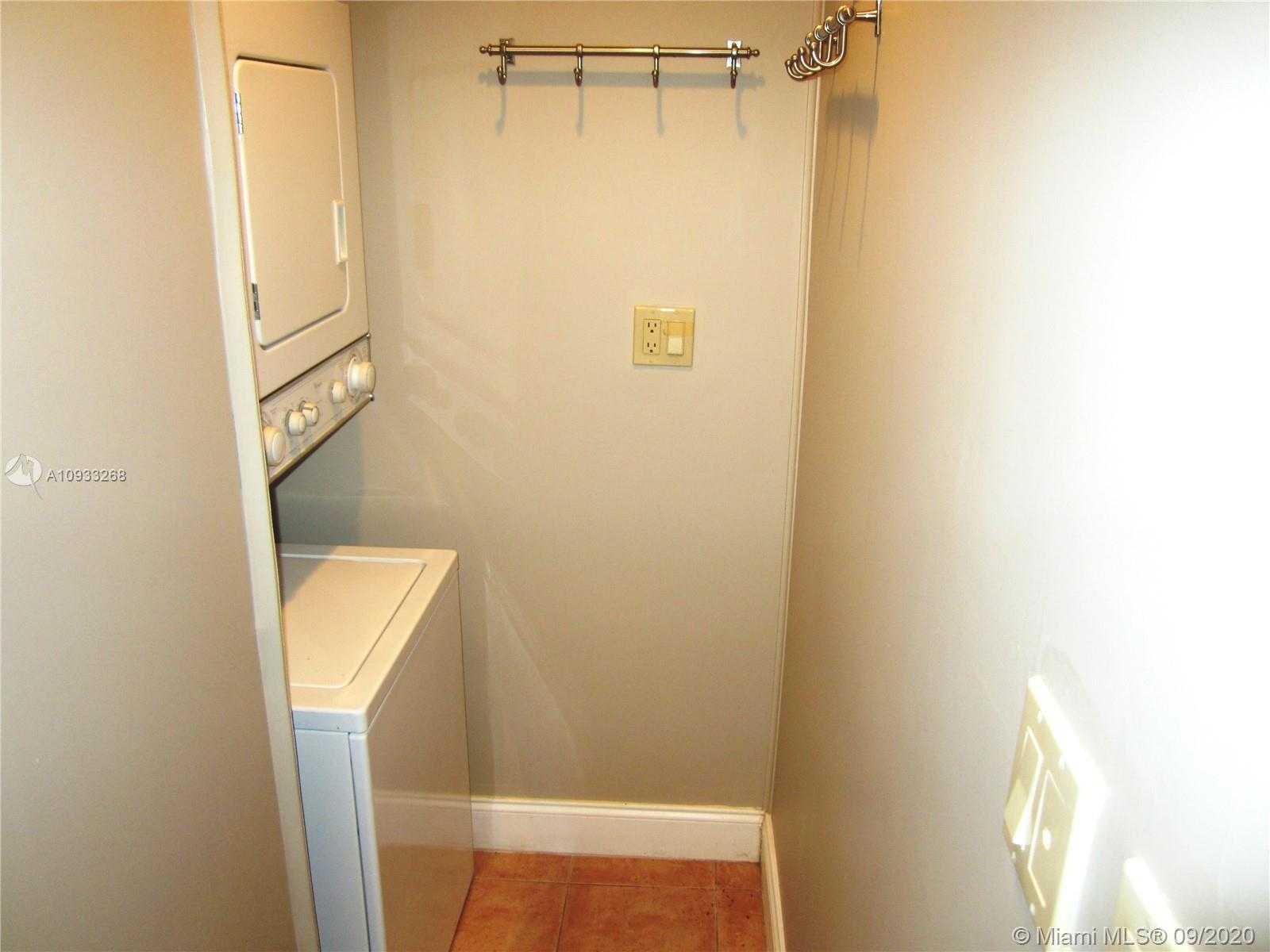 Small Image of 9140 ABBOTT AVE, Surfside Number 14