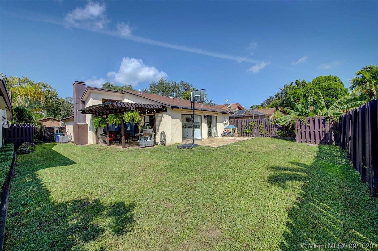 Small Image of 11255 SOUTH WEST 135TH CT, Miami Number 26