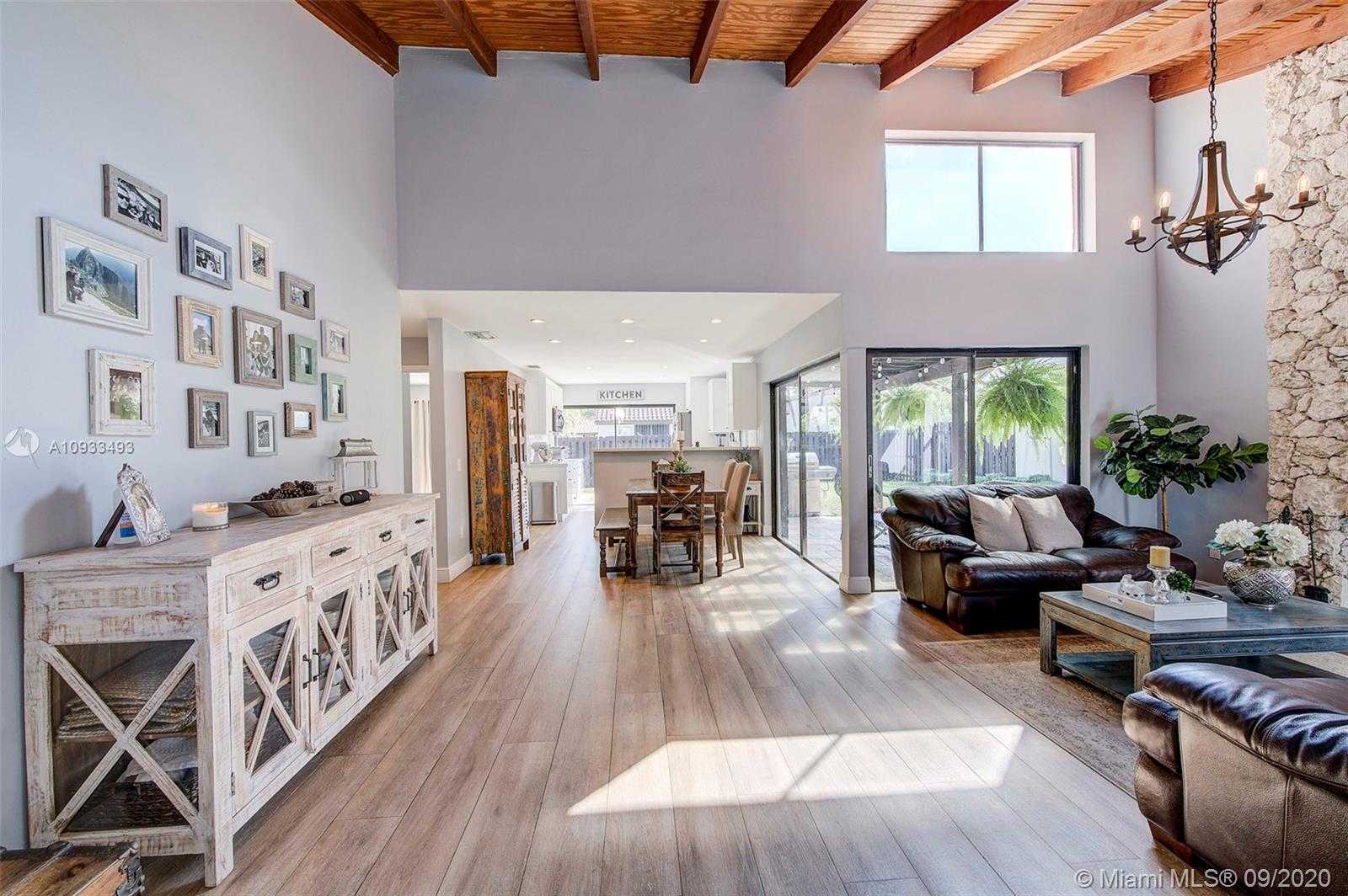 Small Image of 11255 SOUTH WEST 135TH CT, Miami Number 7