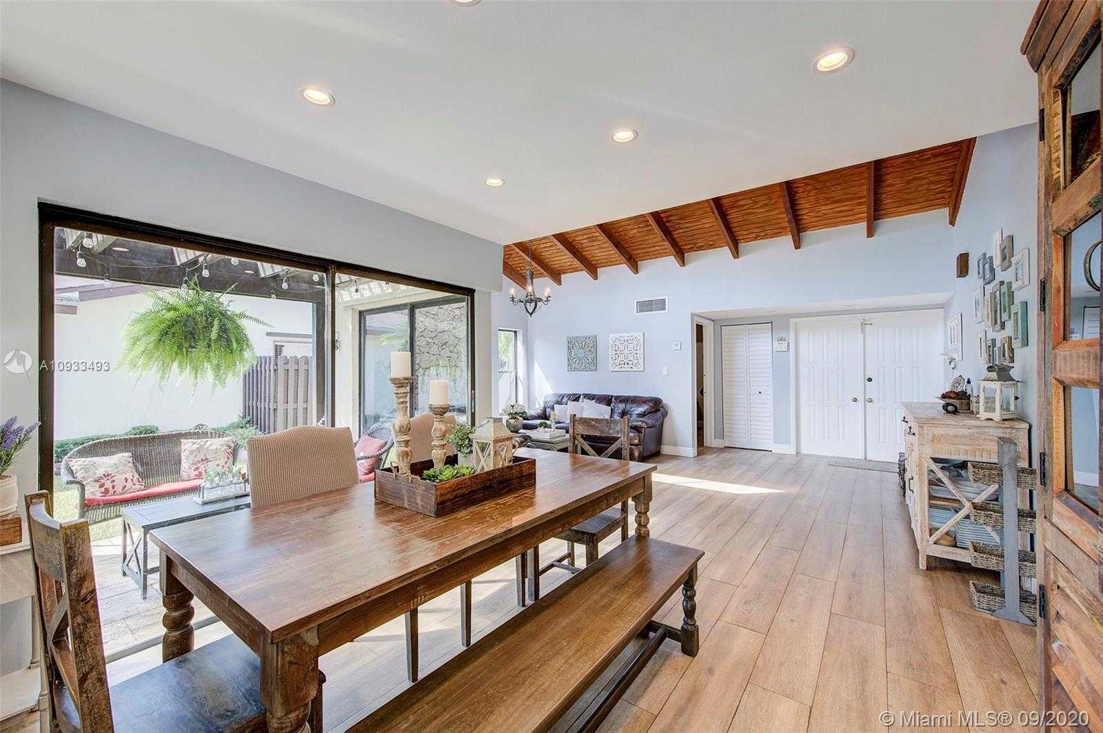 Small Image of 11255 SOUTH WEST 135TH CT, Miami Number 8