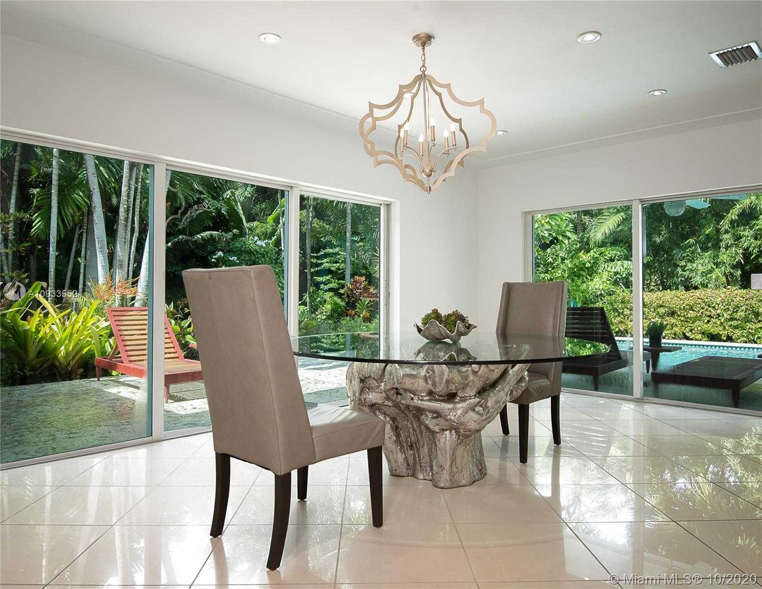 Small Image of 210 OCEAN BLVD, Golden Beach Number 11