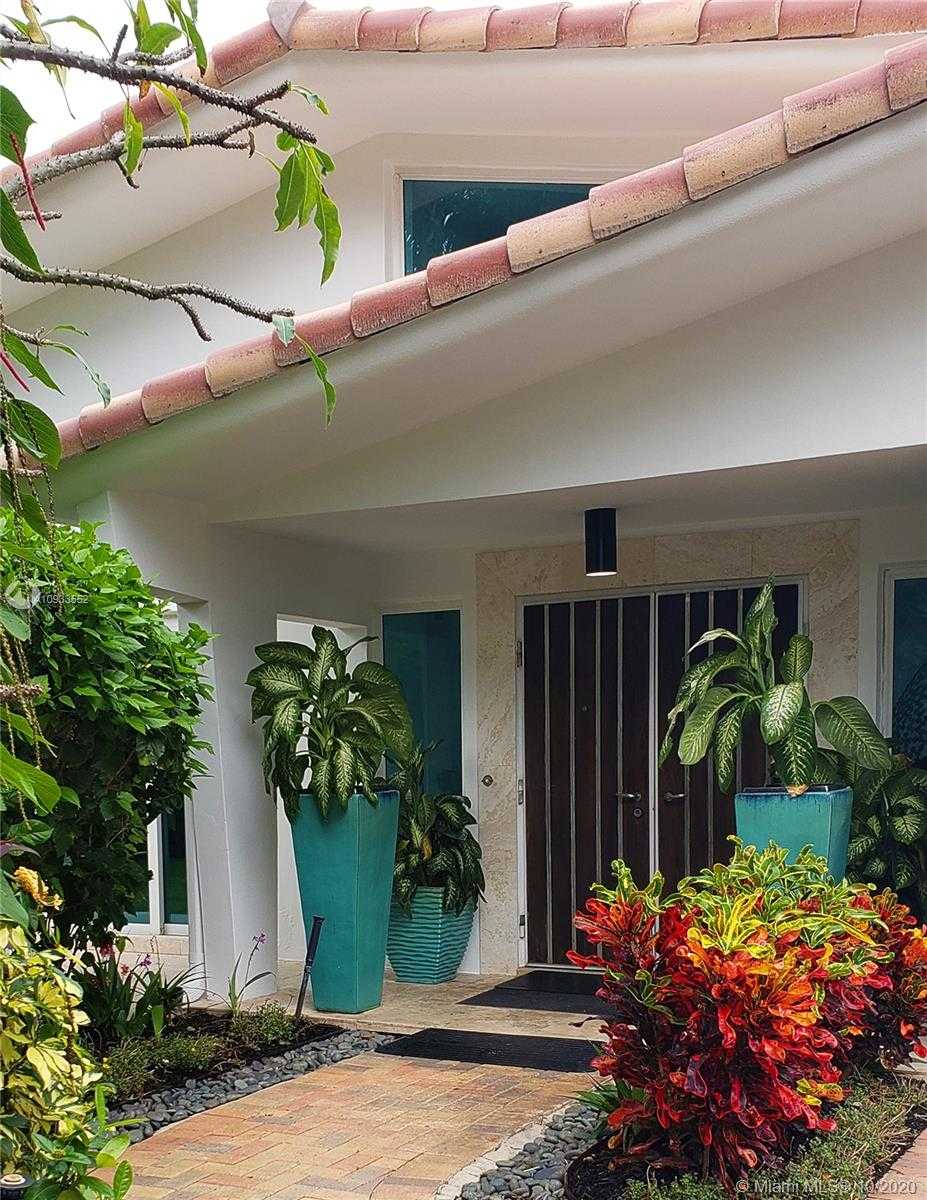 Small Image of 210 OCEAN BLVD, Golden Beach Number 2