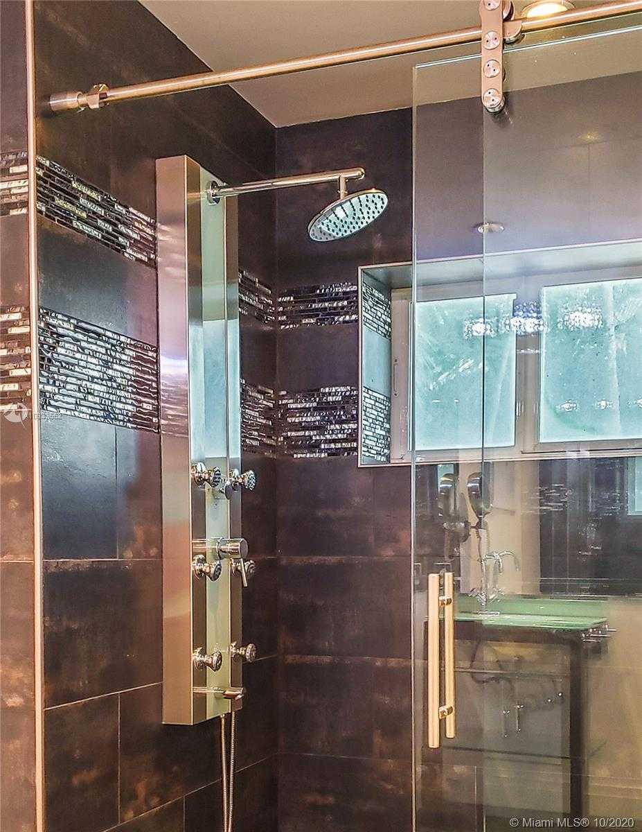 Small Image of 210 OCEAN BLVD, Golden Beach Number 23