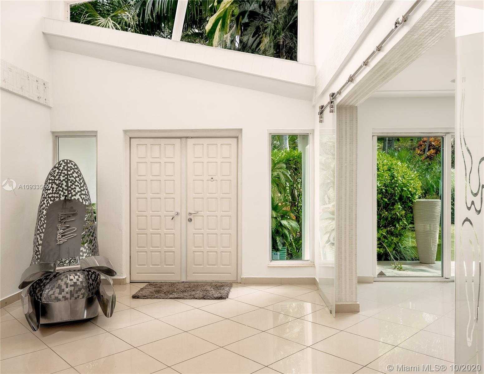 Small Image of 210 OCEAN BLVD, Golden Beach Number 3