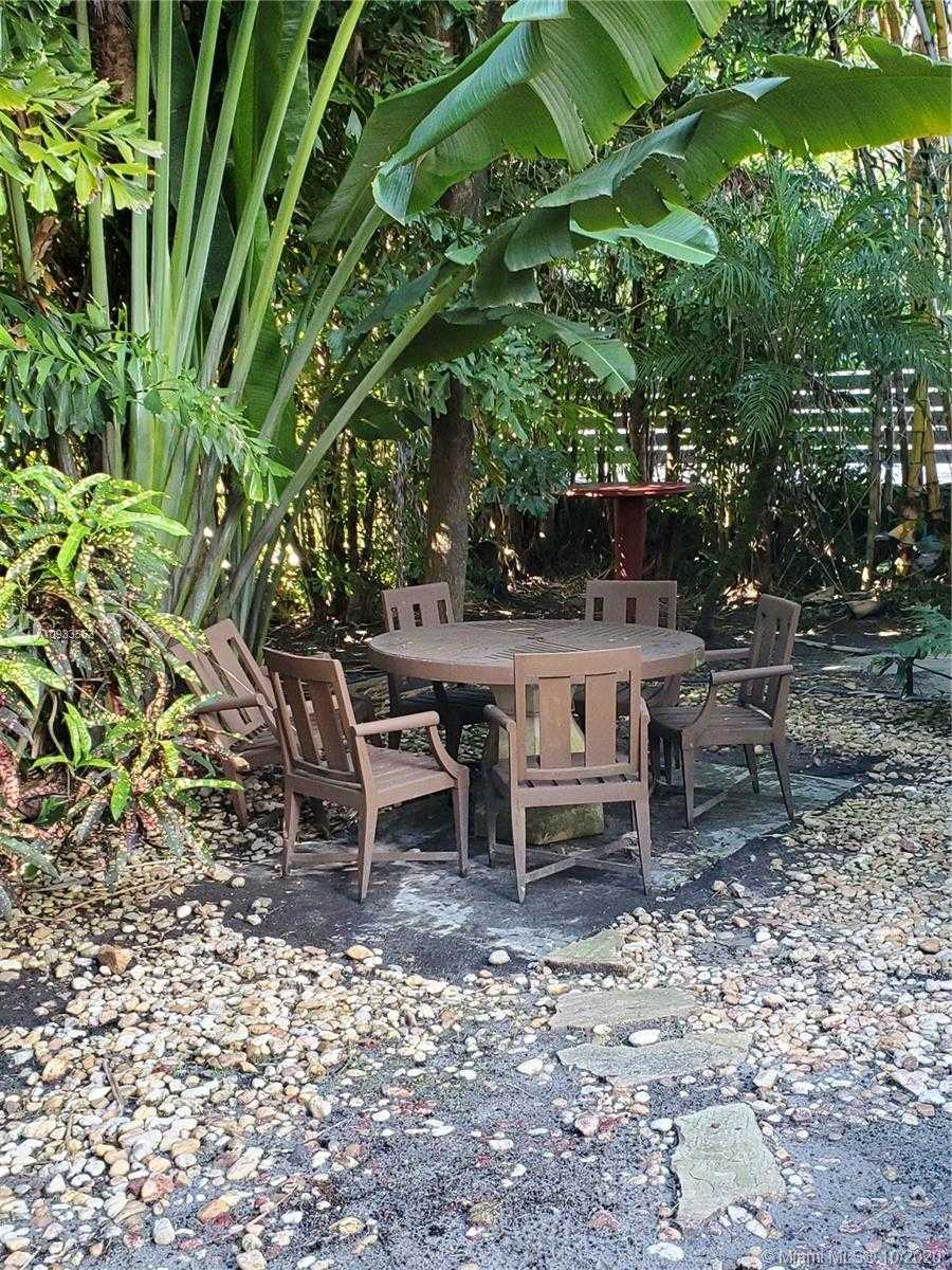 Small Image of 210 OCEAN BLVD, Golden Beach Number 44