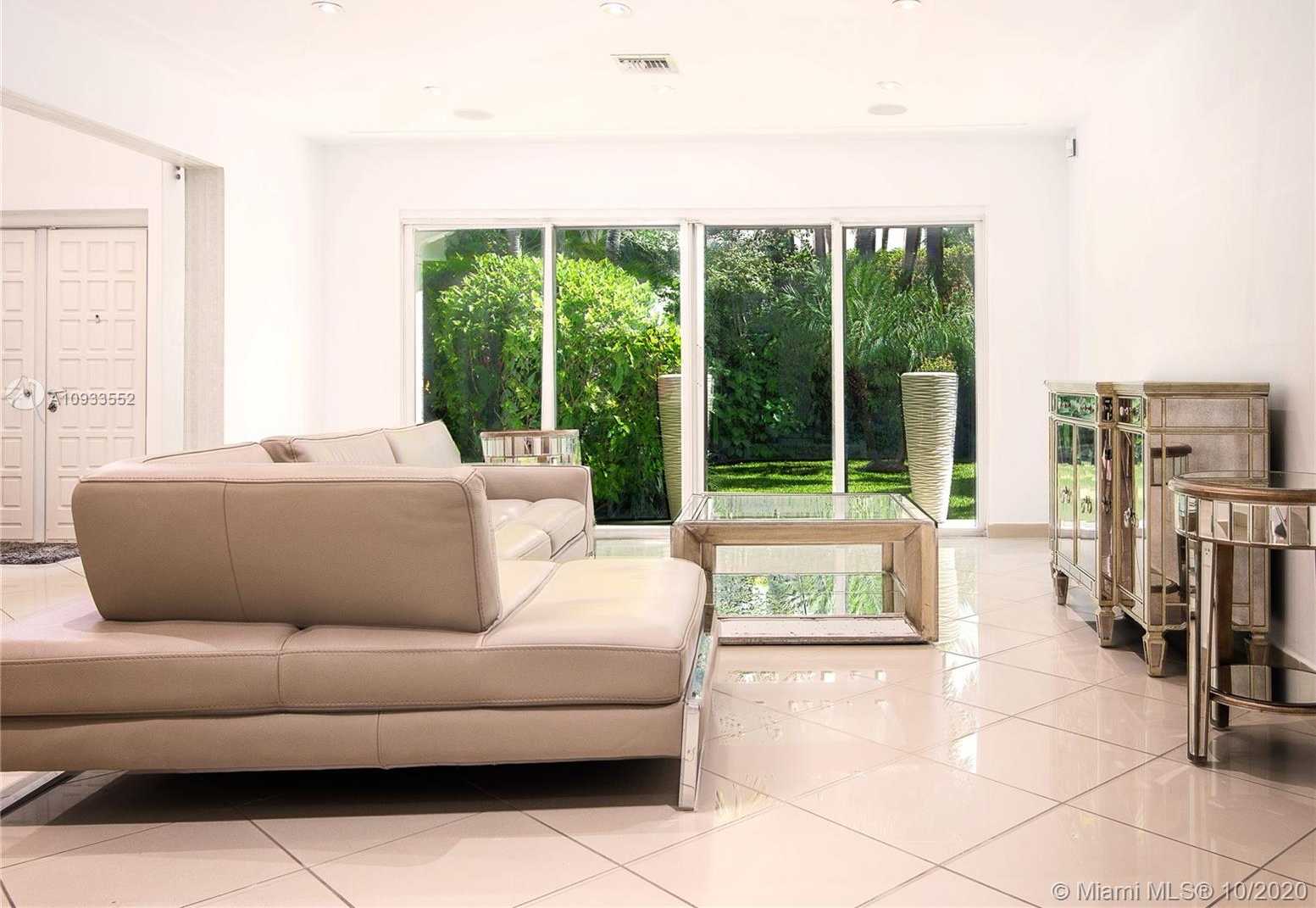 Small Image of 210 OCEAN BLVD, Golden Beach Number 7