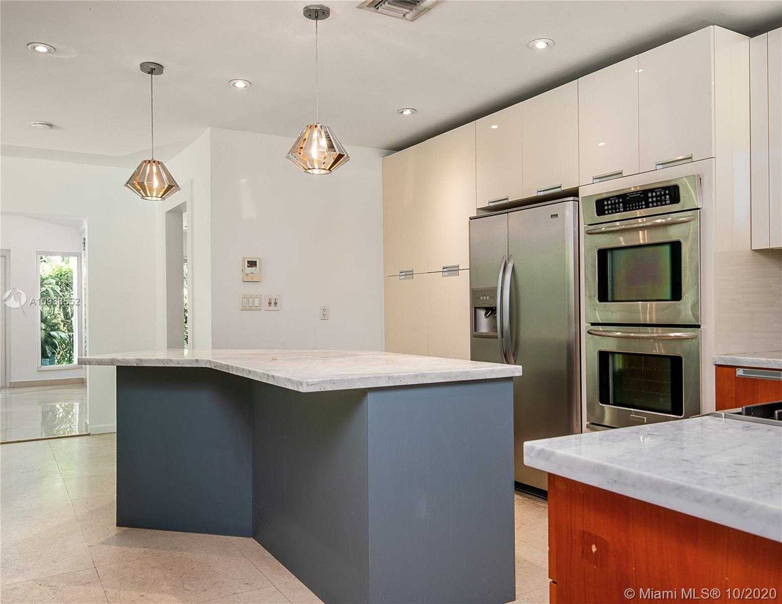 Small Image of 210 OCEAN BLVD, Golden Beach Number 8