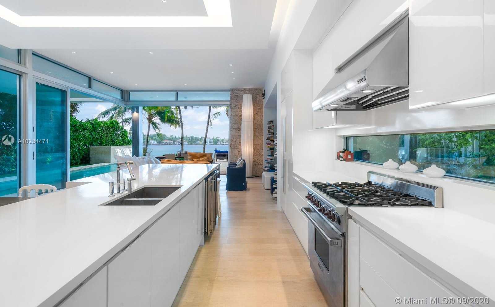 Small Image of 1276 BISCAYA DR, Surfside Number 10