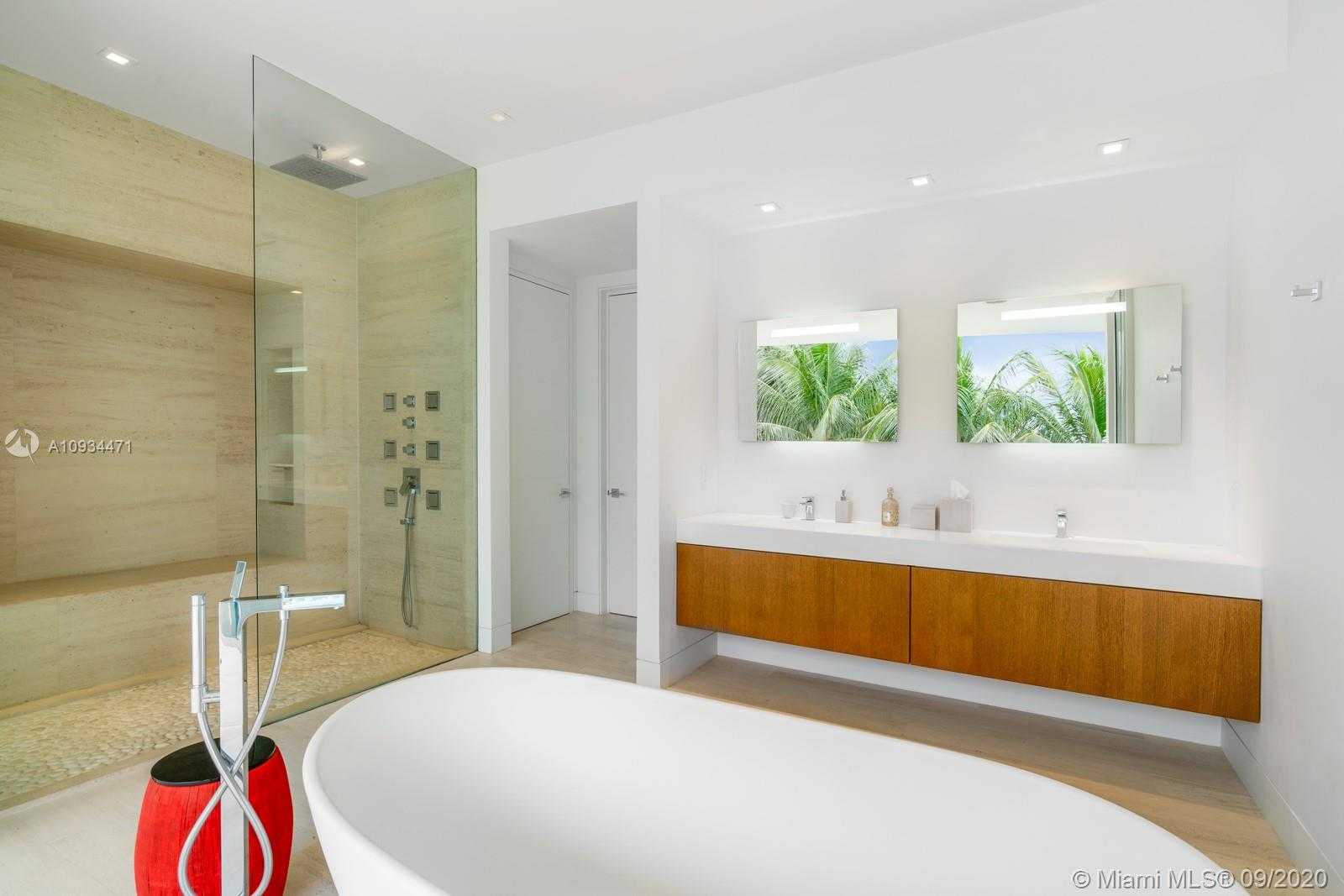 Small Image of 1276 BISCAYA DR, Surfside Number 15