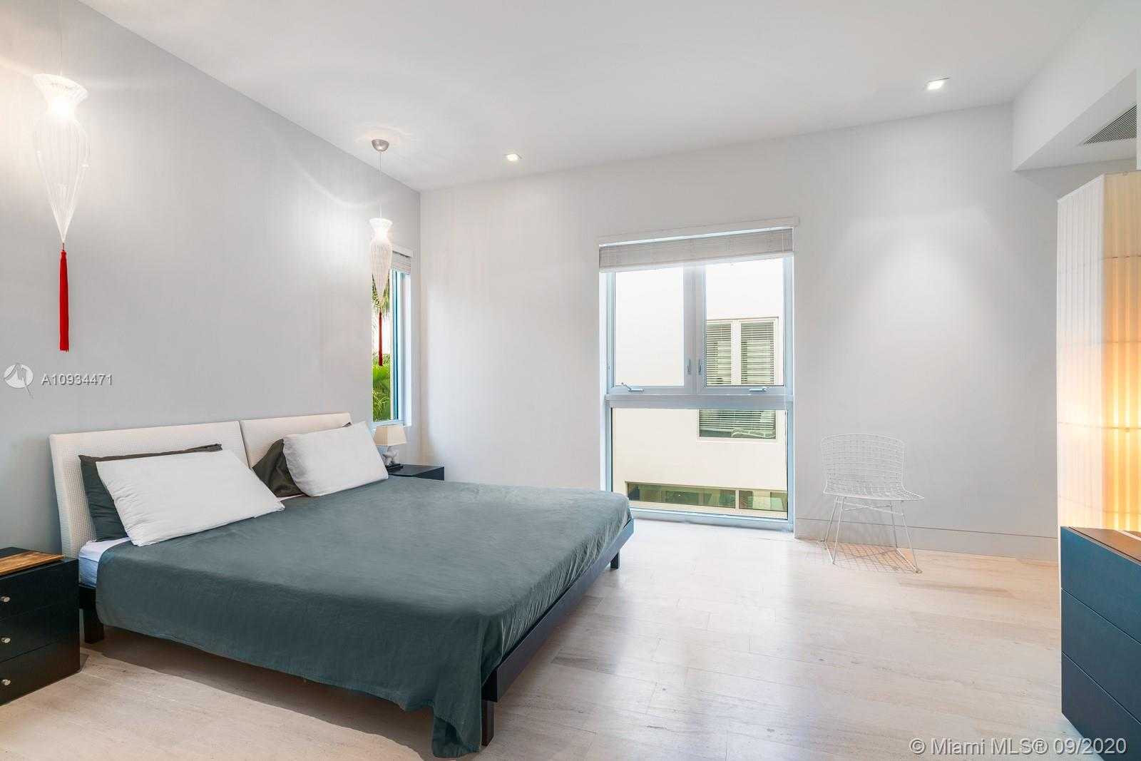 Small Image of 1276 BISCAYA DR, Surfside Number 19