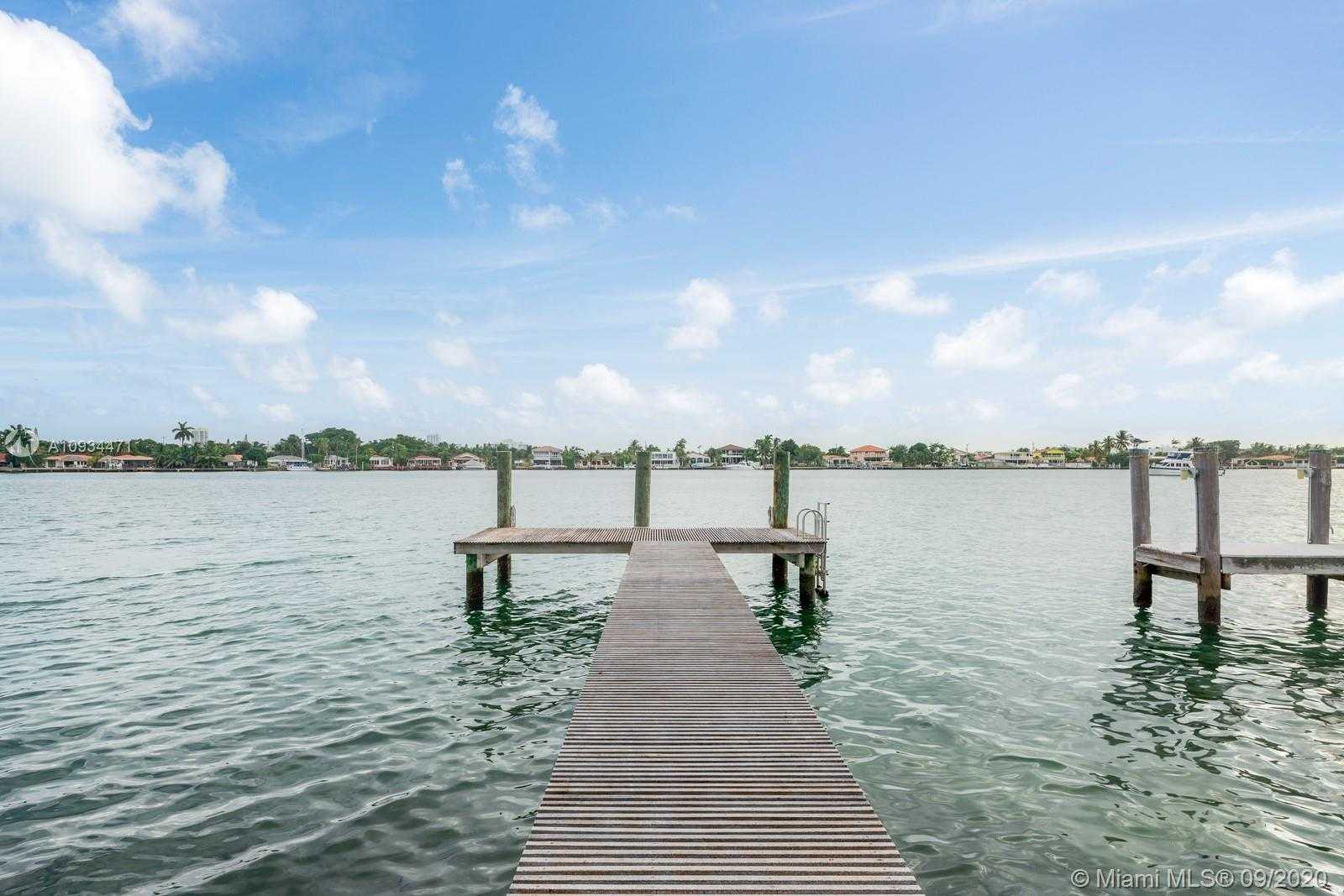 Small Image of 1276 BISCAYA DR, Surfside Number 27