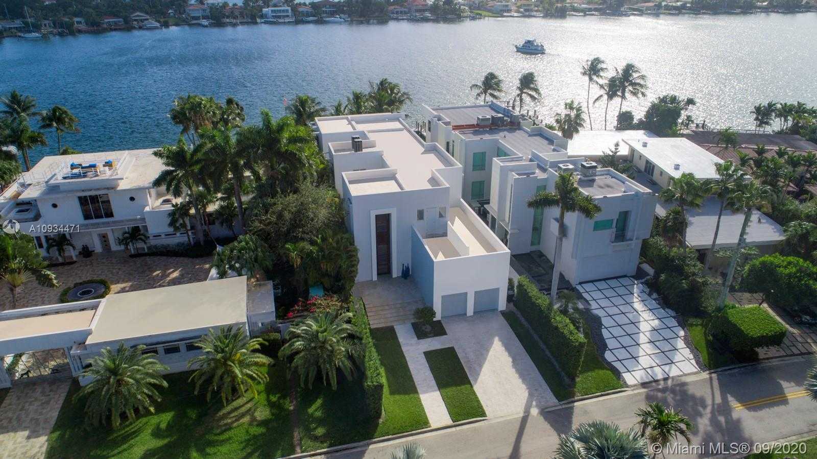 Small Image of 1276 BISCAYA DR, Surfside Number 29