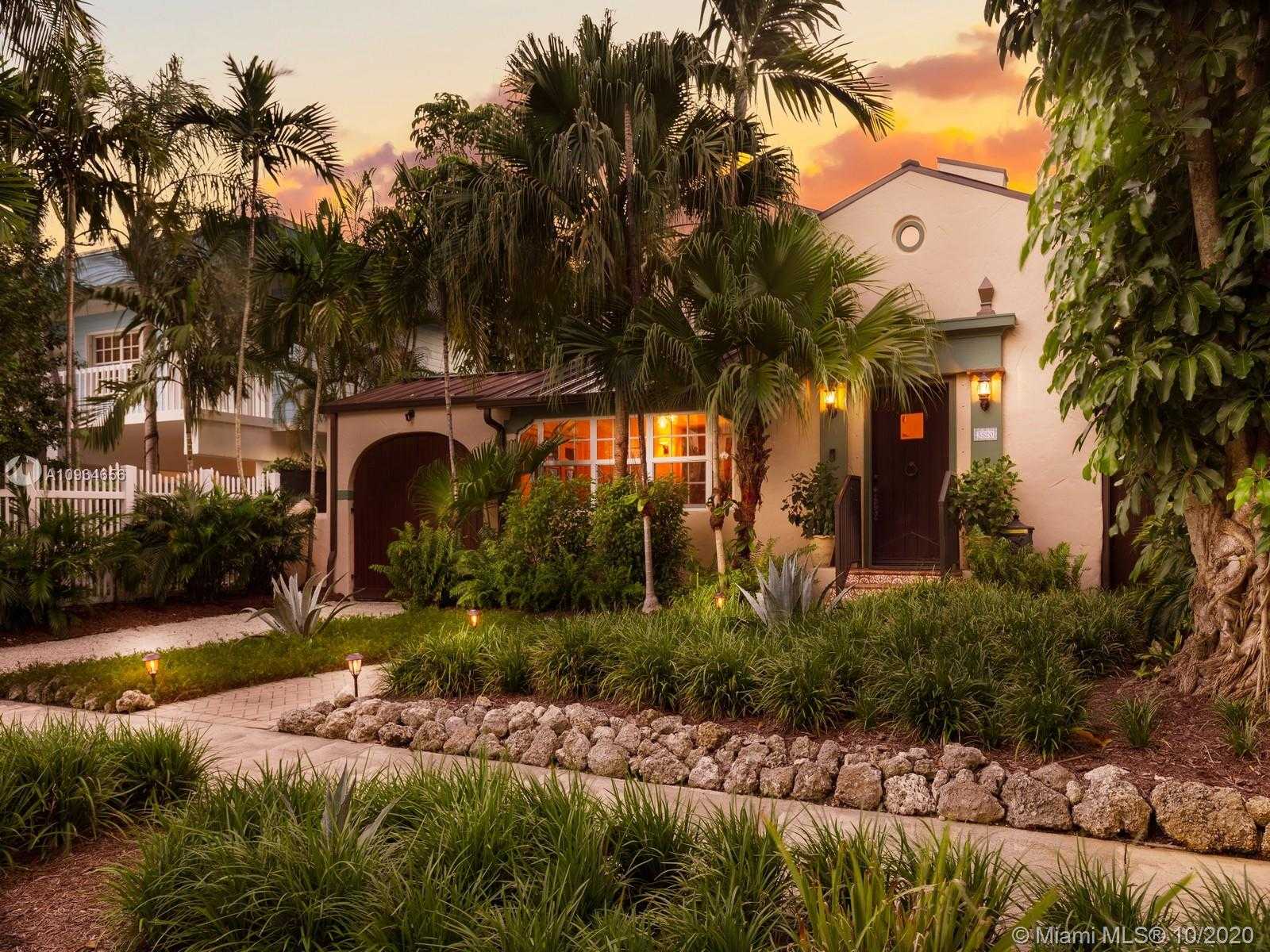 Small Image of 3520 CRYSTAL CT, Miami Number 2