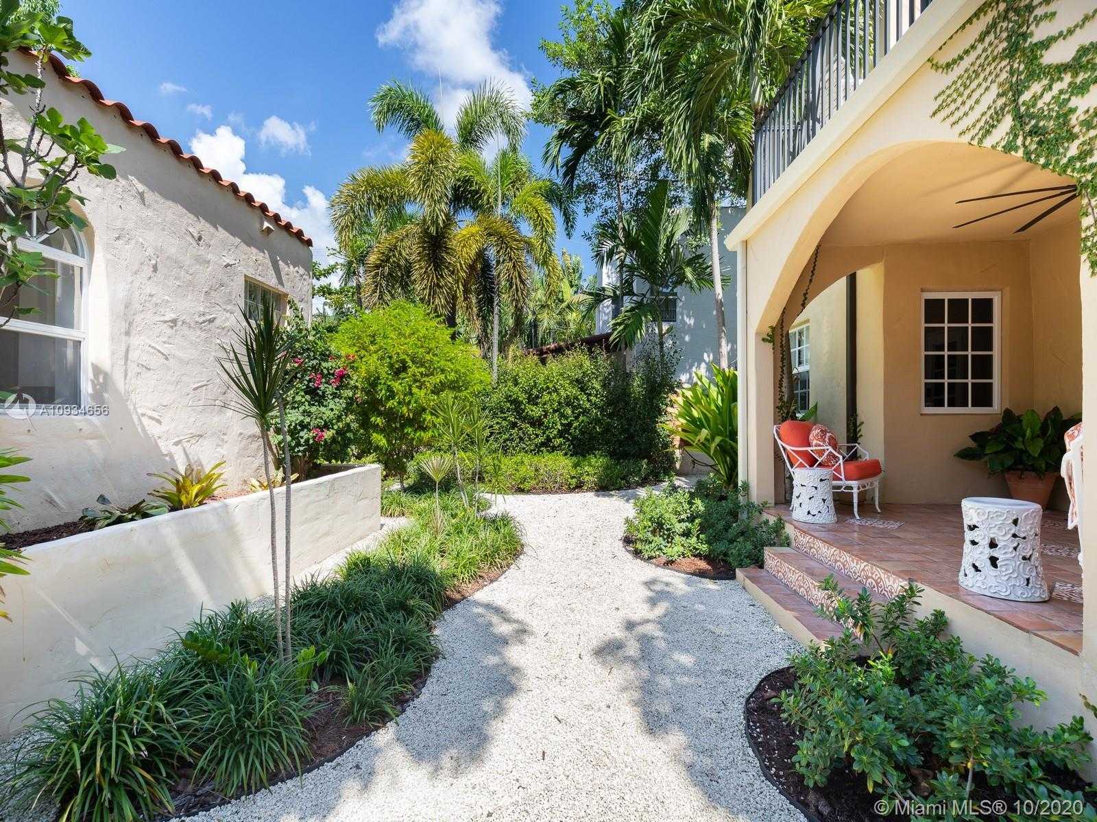 Small Image of 3520 CRYSTAL CT, Miami Number 24