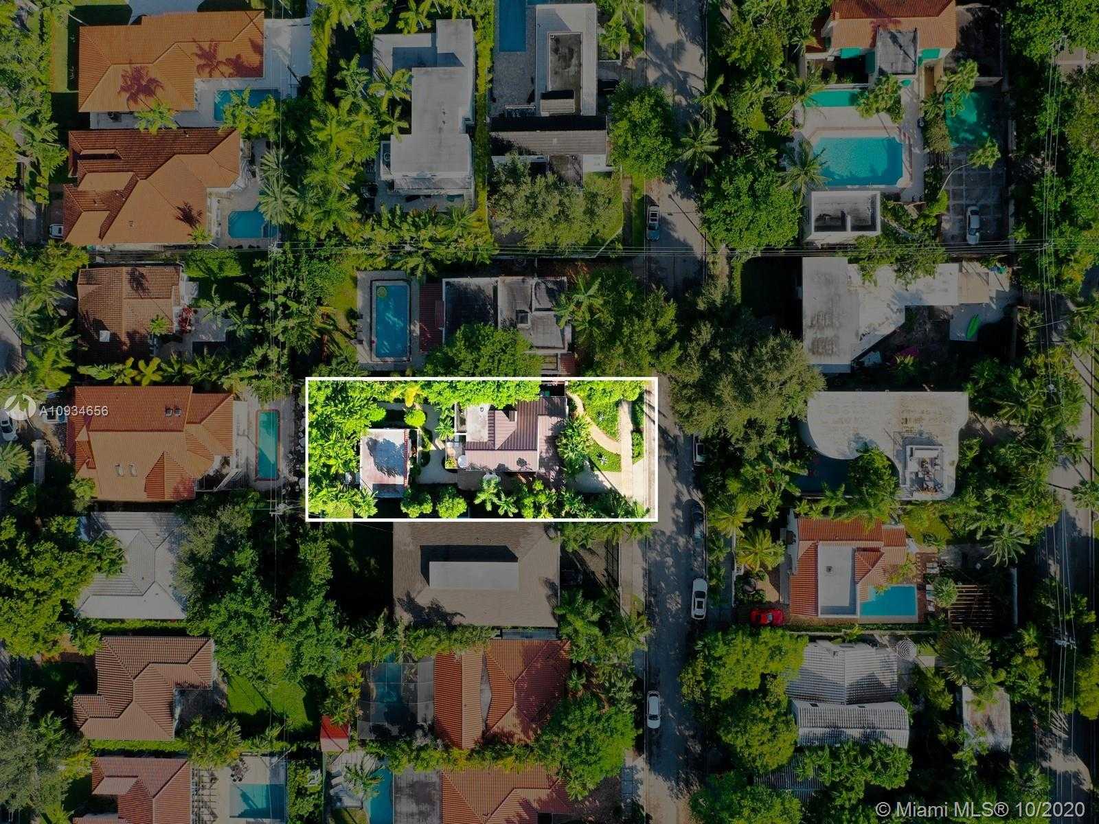 Small Image of 3520 CRYSTAL CT, Miami Number 31
