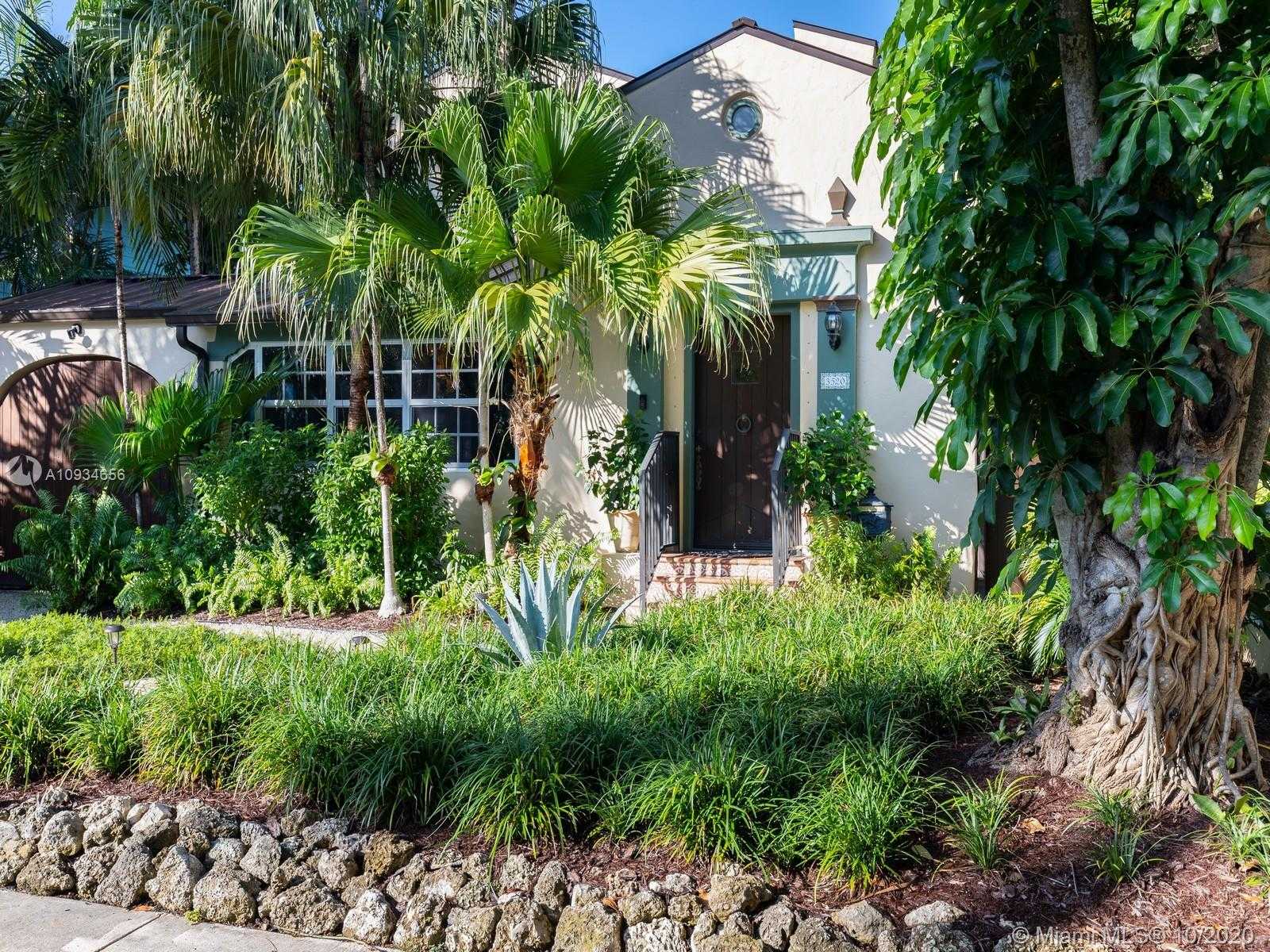 Small Image of 3520 CRYSTAL CT, Miami Number 34