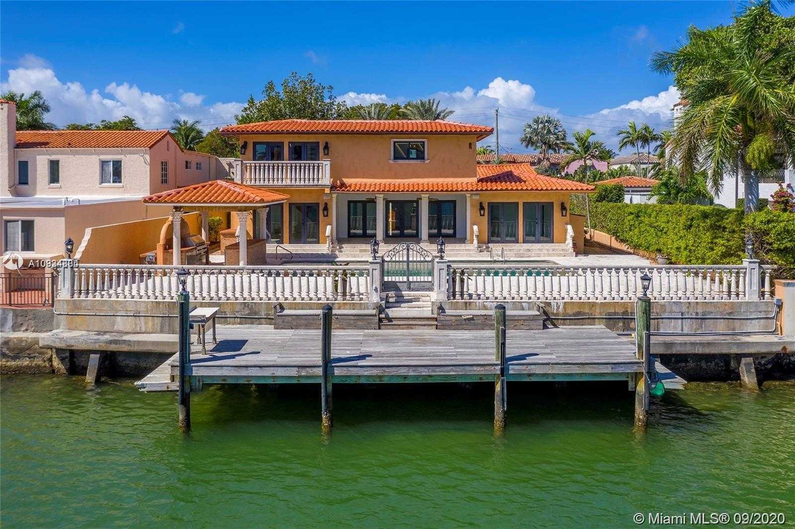 Small Image of 5445 PINE TREE DR, Miami Beach Number 10