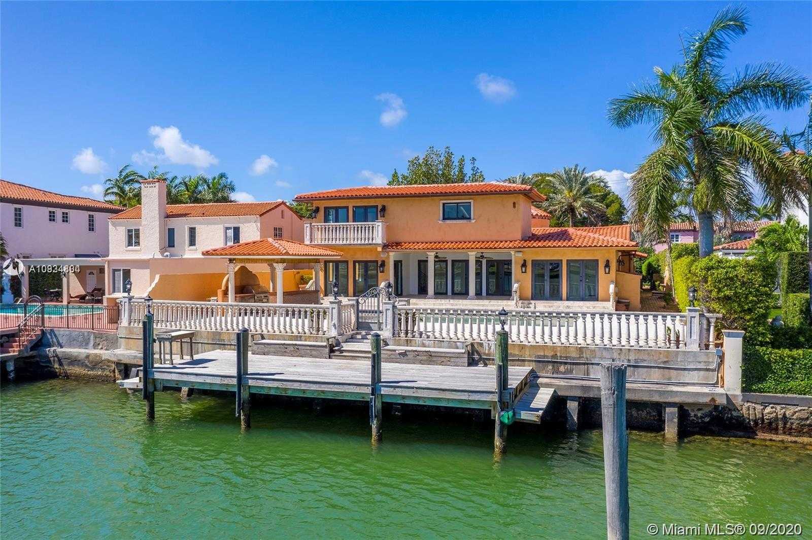 Small Image of 5445 PINE TREE DR, Miami Beach Number 15