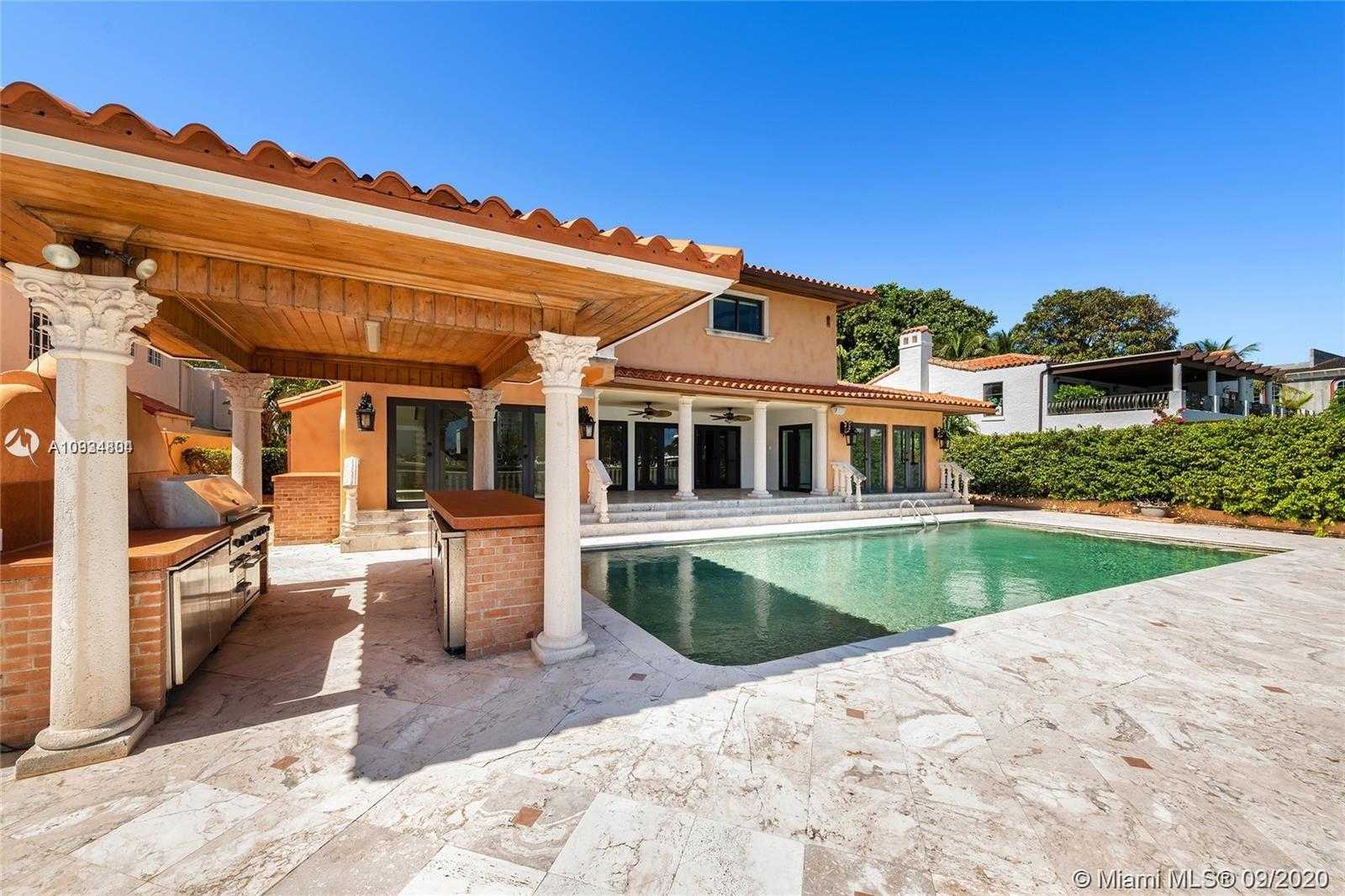 Small Image of 5445 PINE TREE DR, Miami Beach Number 18
