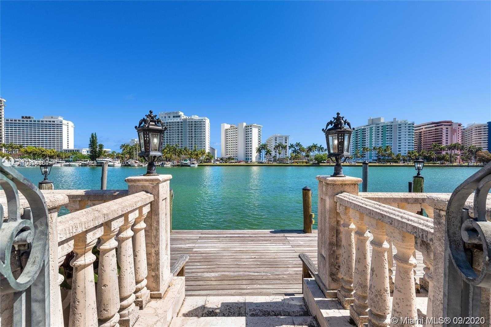 Small Image of 5445 PINE TREE DR, Miami Beach Number 2