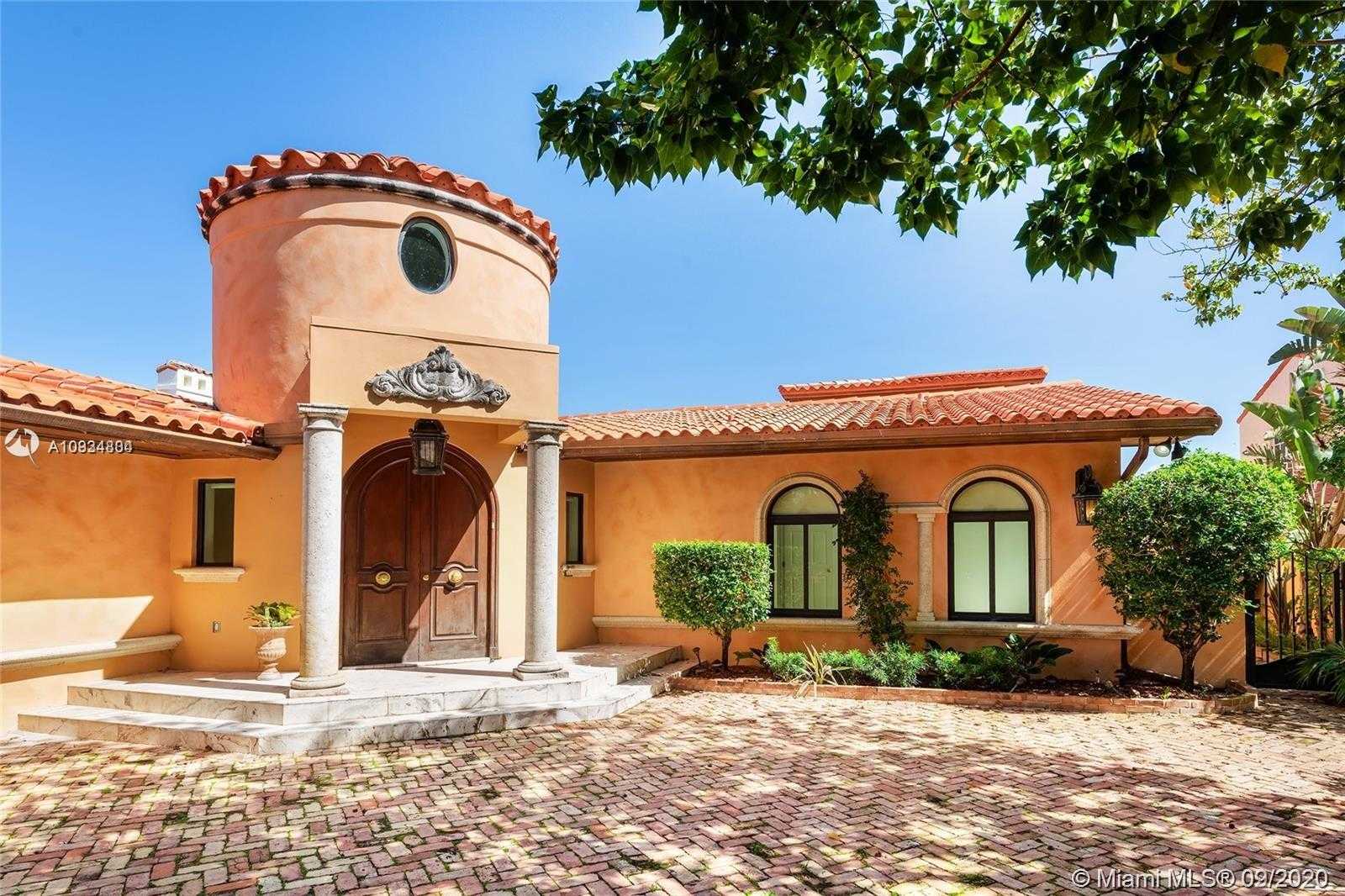 Small Image of 5445 PINE TREE DR, Miami Beach Number 21