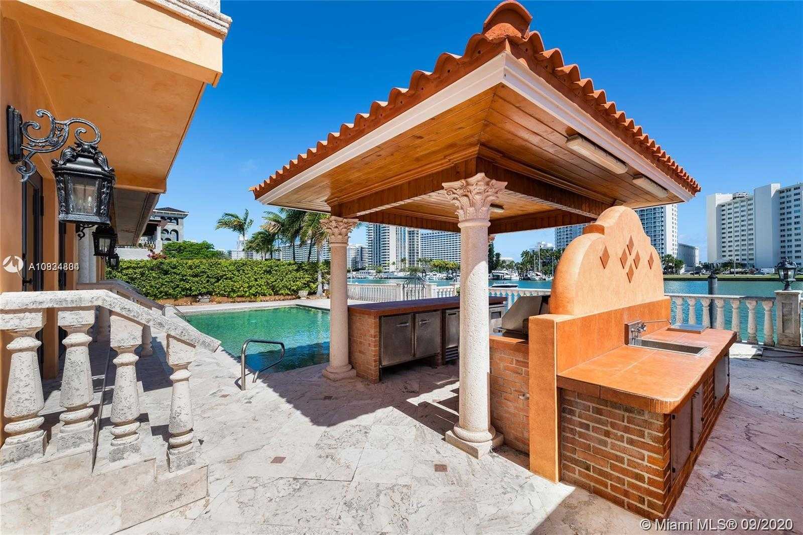 Small Image of 5445 PINE TREE DR, Miami Beach Number 27