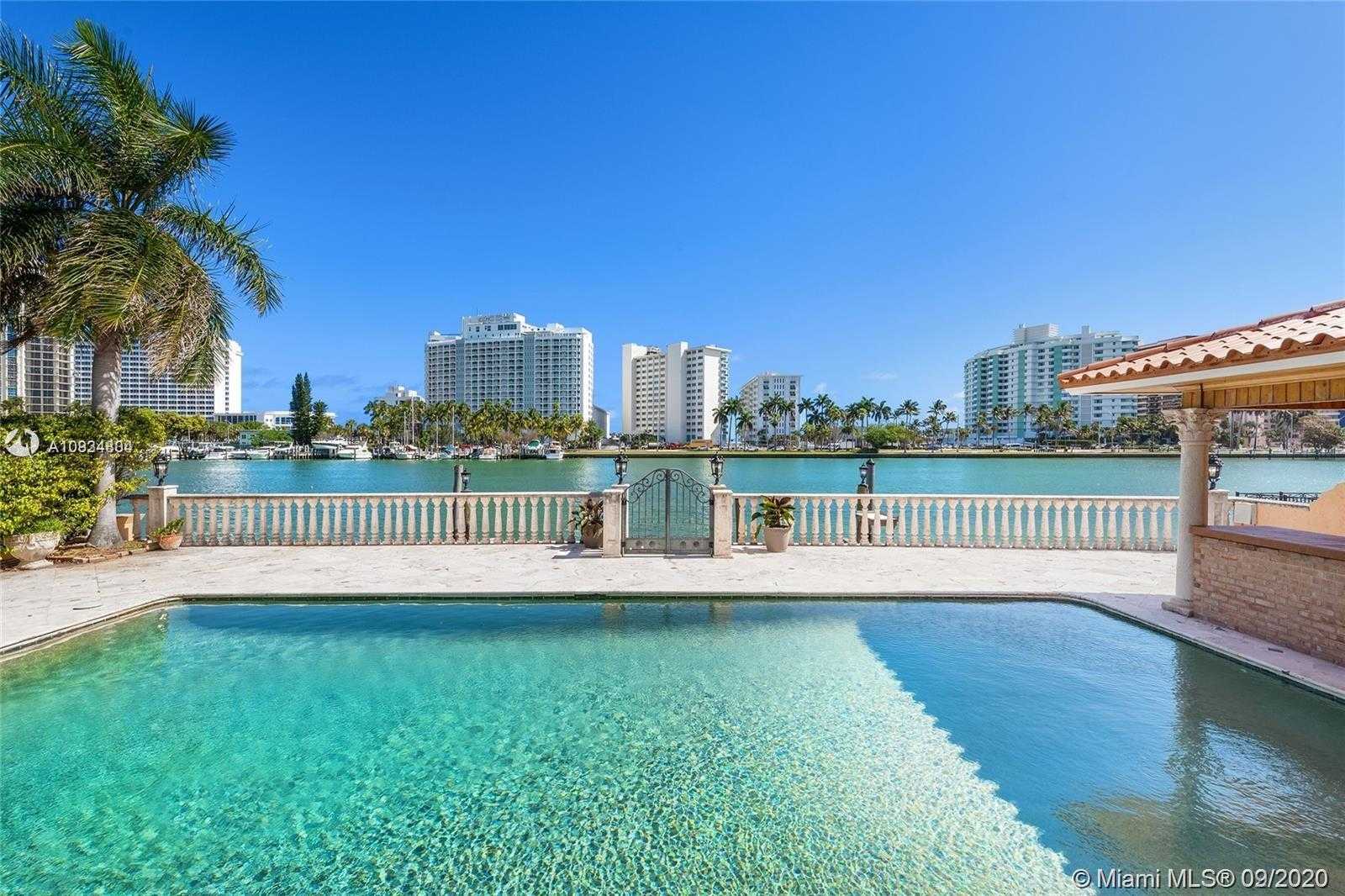 Small Image of 5445 PINE TREE DR, Miami Beach Number 3