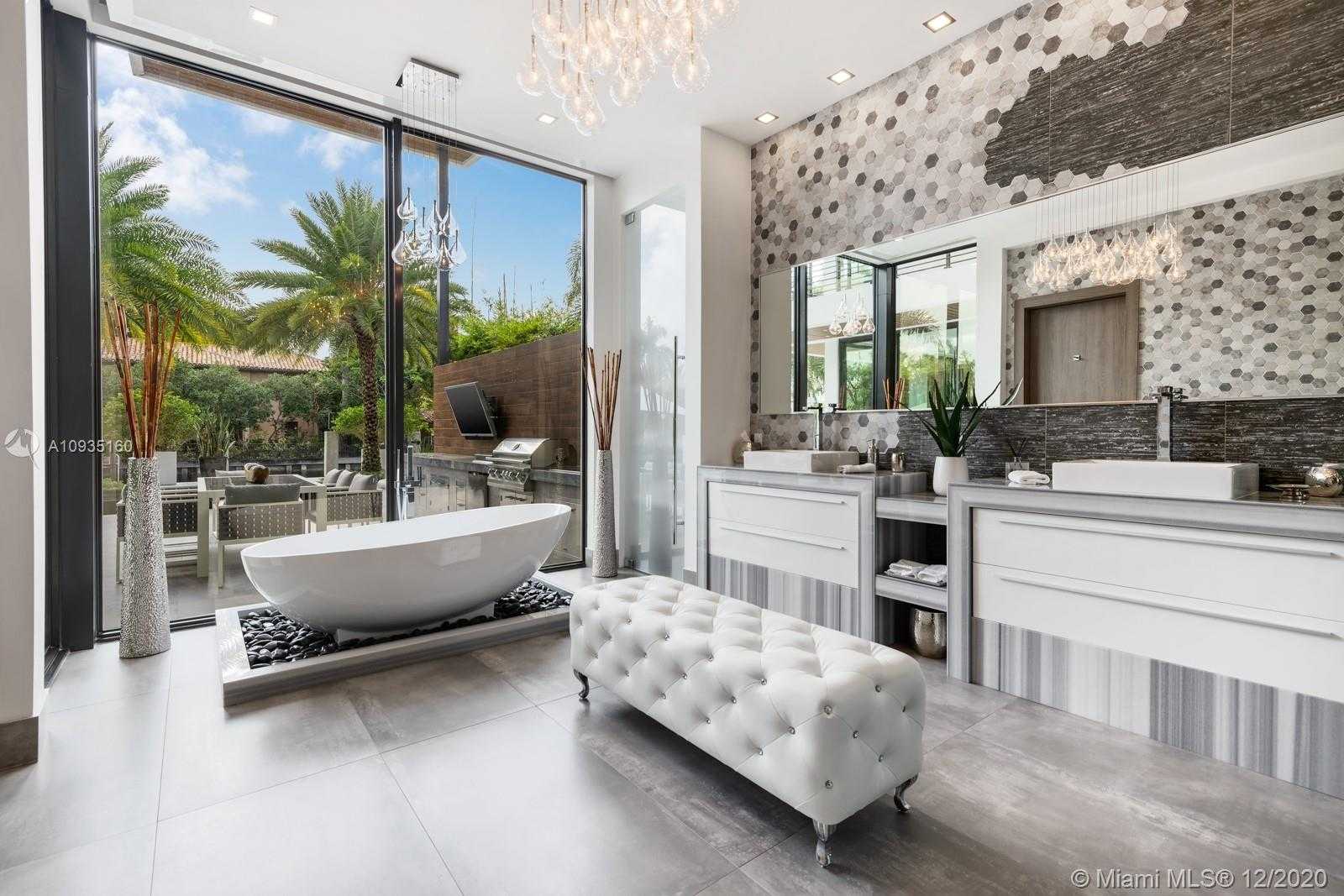 Small Image of 2542 AQUA VISTA BLVD, Fort Lauderdale Number 14