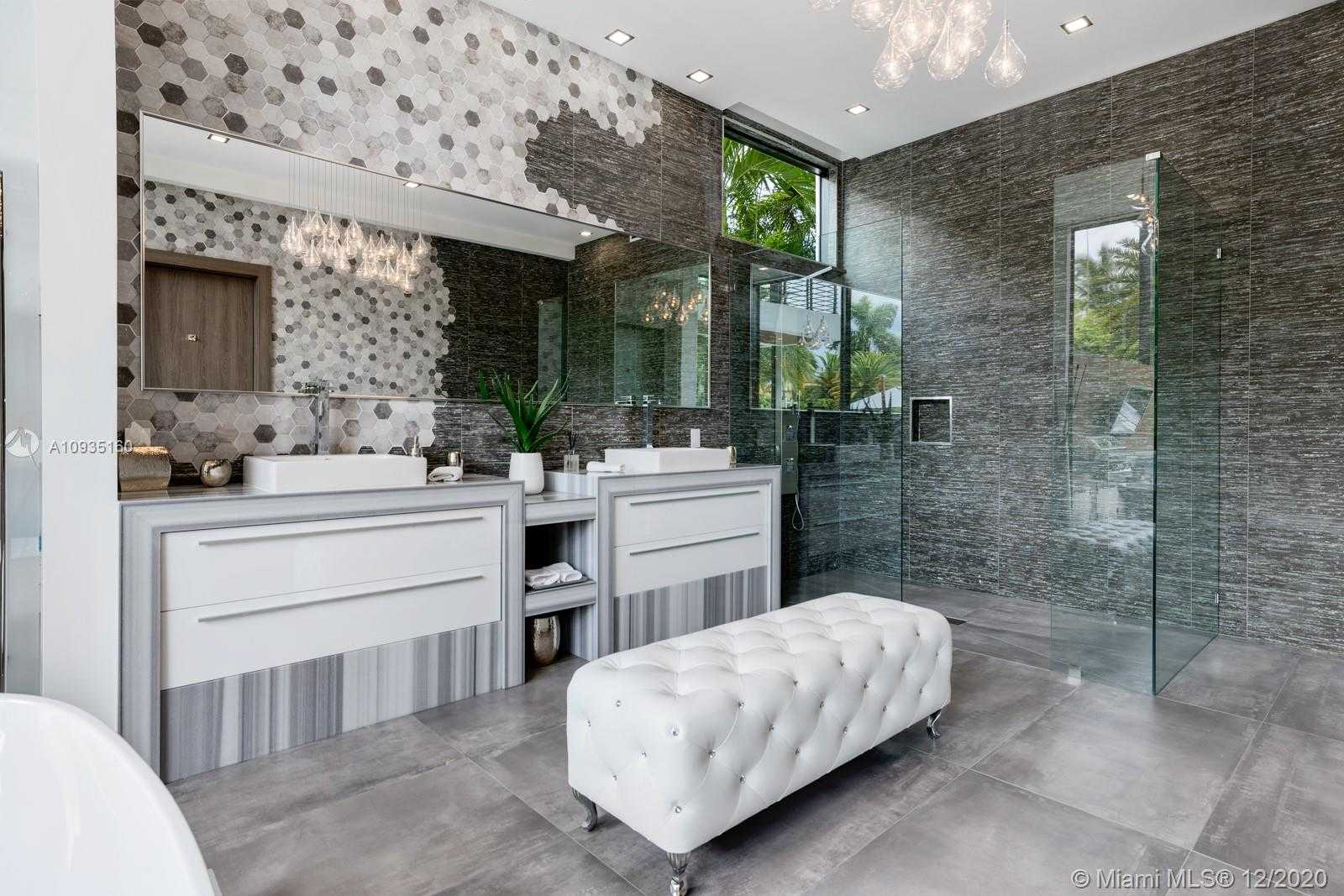 Small Image of 2542 AQUA VISTA BLVD, Fort Lauderdale Number 15