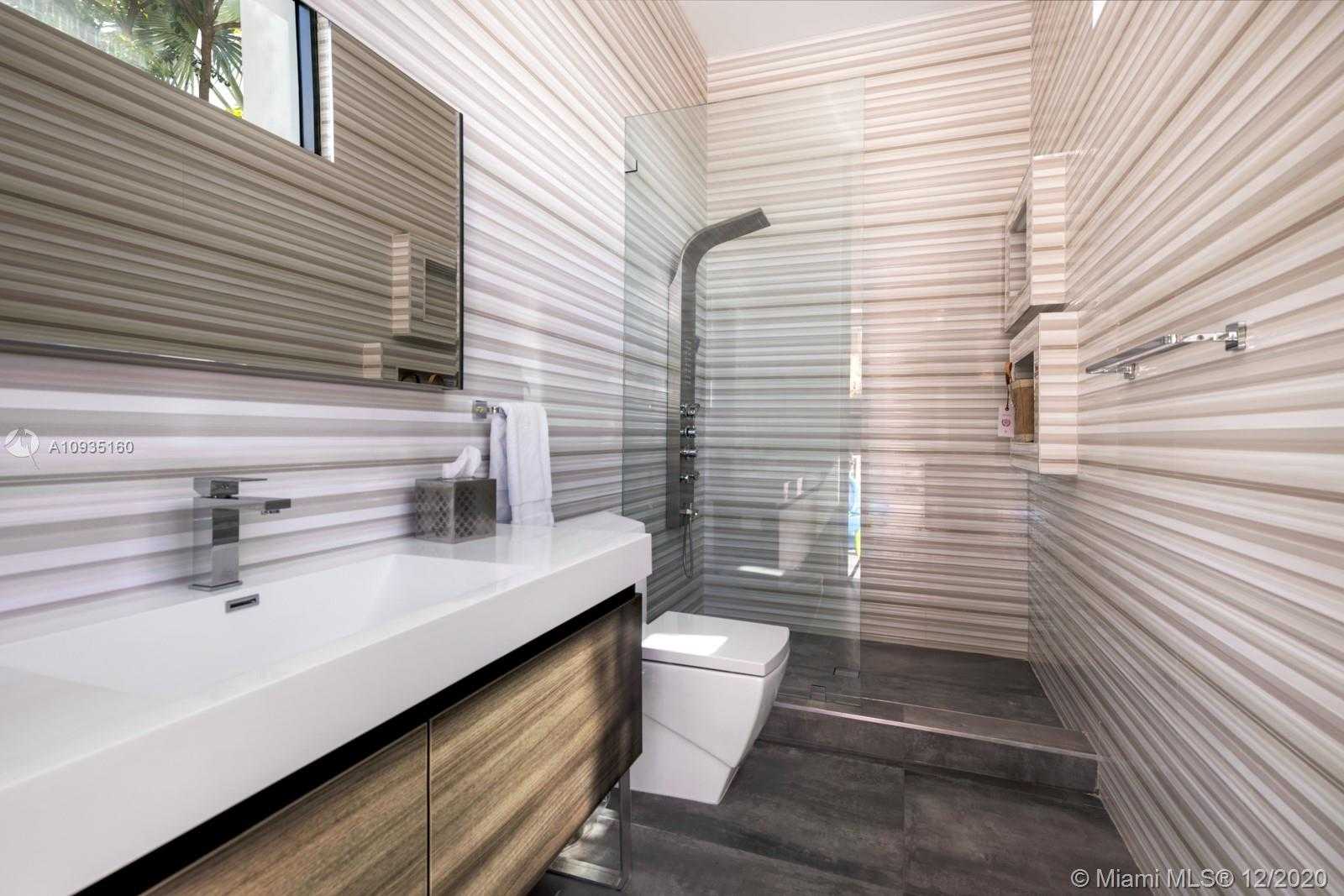 Small Image of 2542 AQUA VISTA BLVD, Fort Lauderdale Number 16