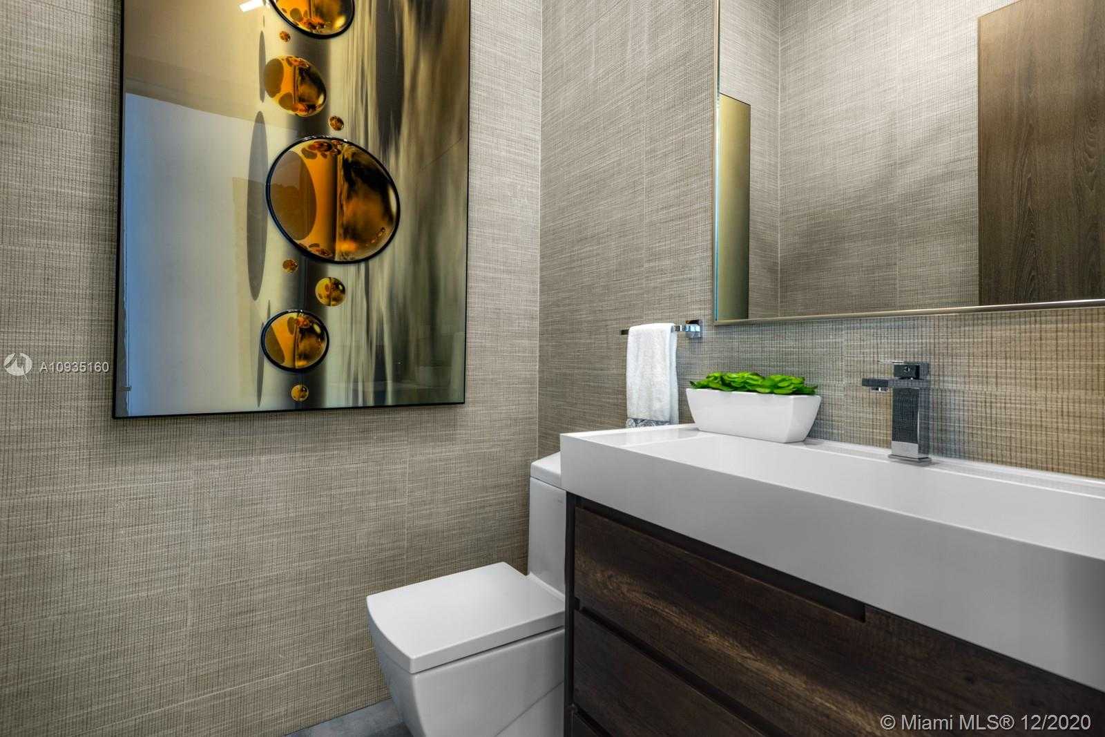 Small Image of 2542 AQUA VISTA BLVD, Fort Lauderdale Number 28