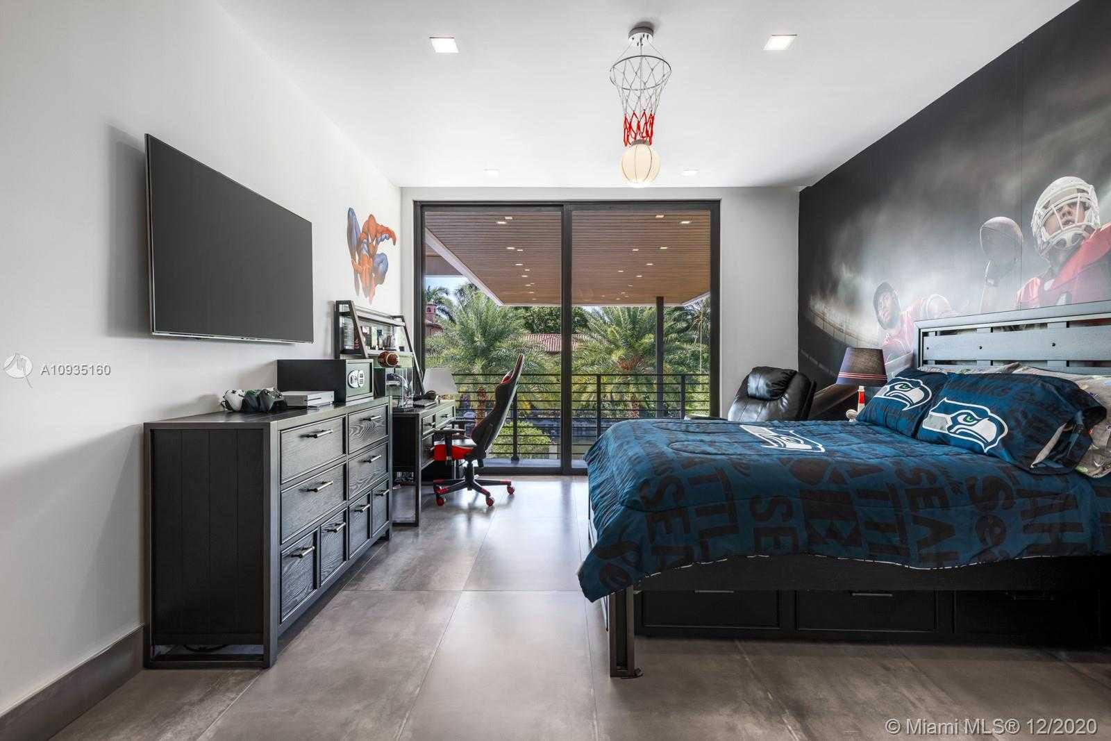 Small Image of 2542 AQUA VISTA BLVD, Fort Lauderdale Number 30