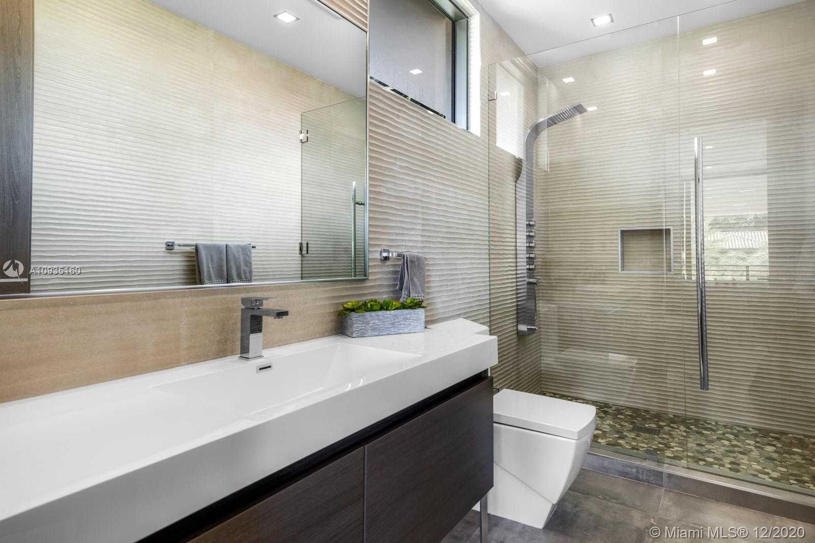 Small Image of 2542 AQUA VISTA BLVD, Fort Lauderdale Number 31