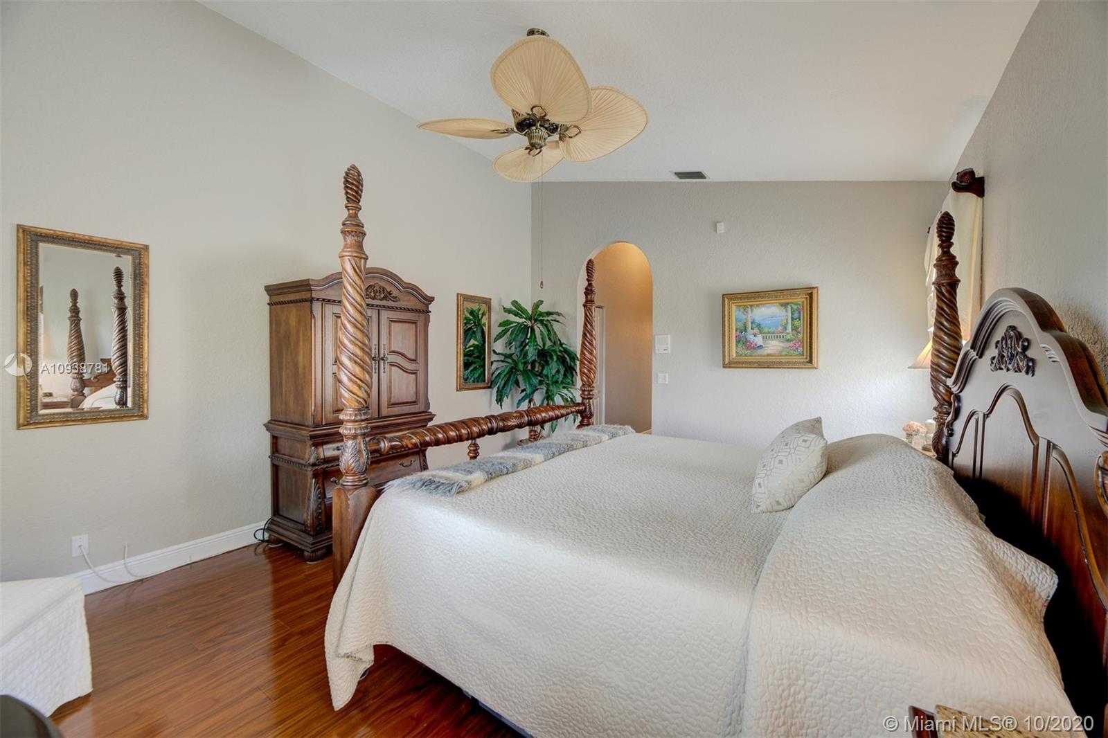 Small Image of 7757 NORTH WEST 79TH ST, Tamarac Number 25